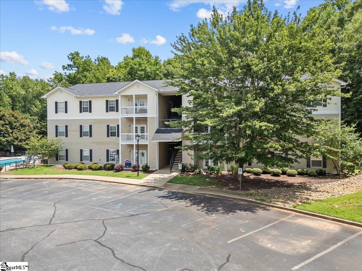 222 McKenna Circle Greenville, SC 29615