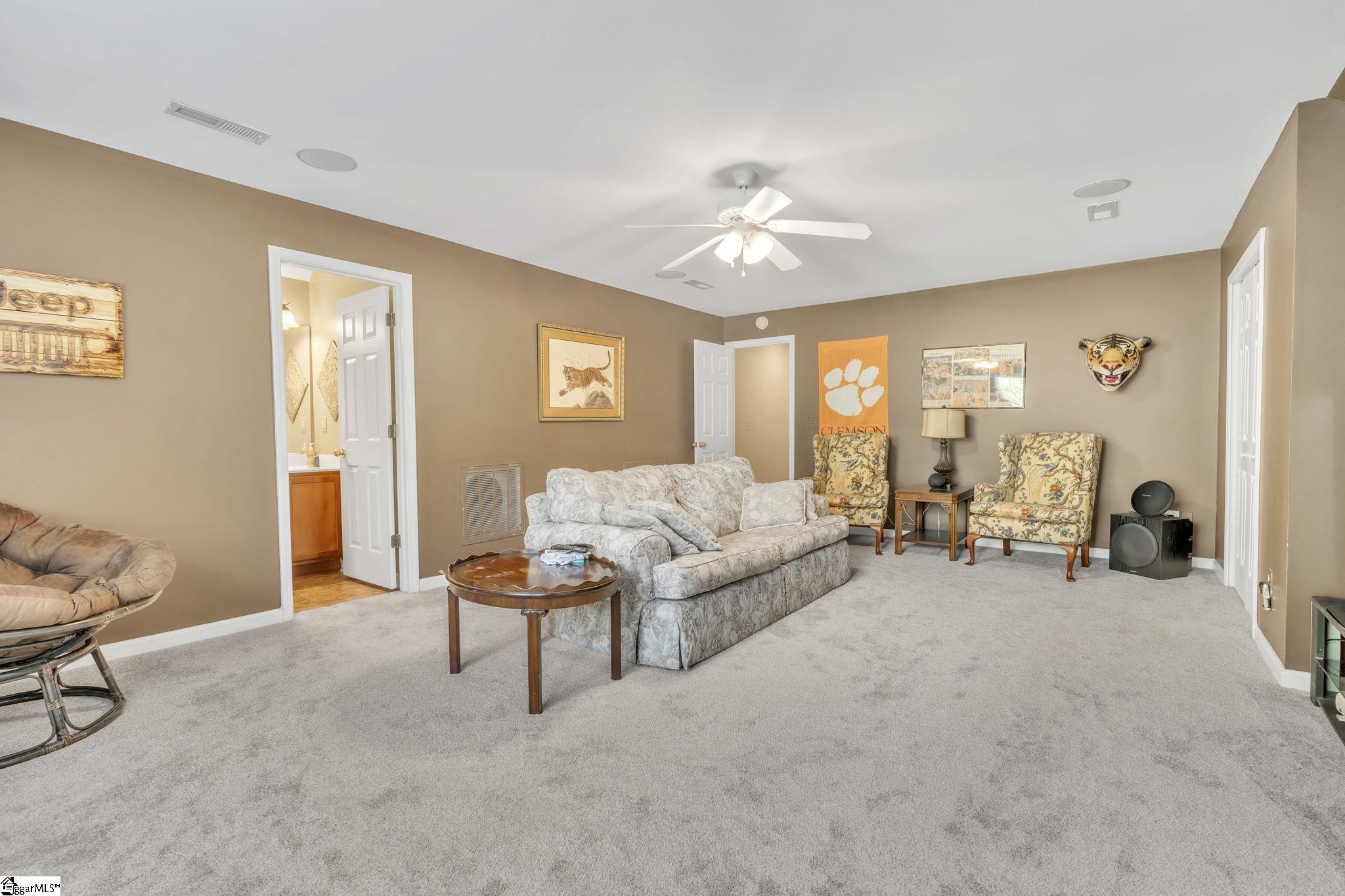 528 Kingsmoor Drive Simpsonville, SC 29681