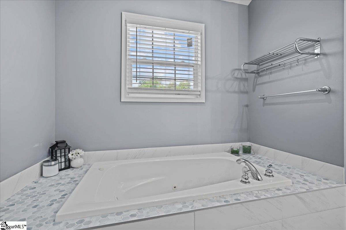 5 Lake Farm Court Travelers Rest, SC 29690
