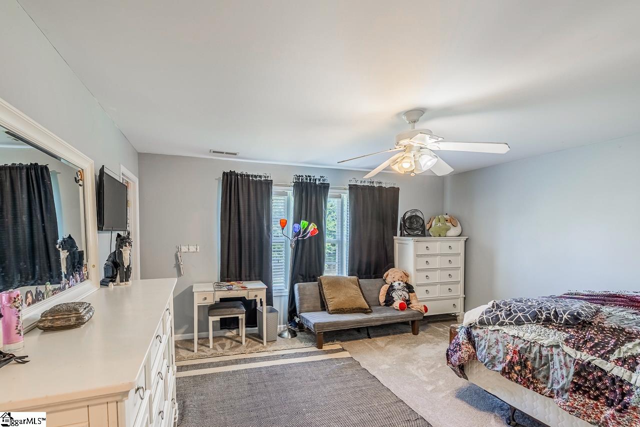 483 N Sweetwater Hills Drive Moore, SC 29369