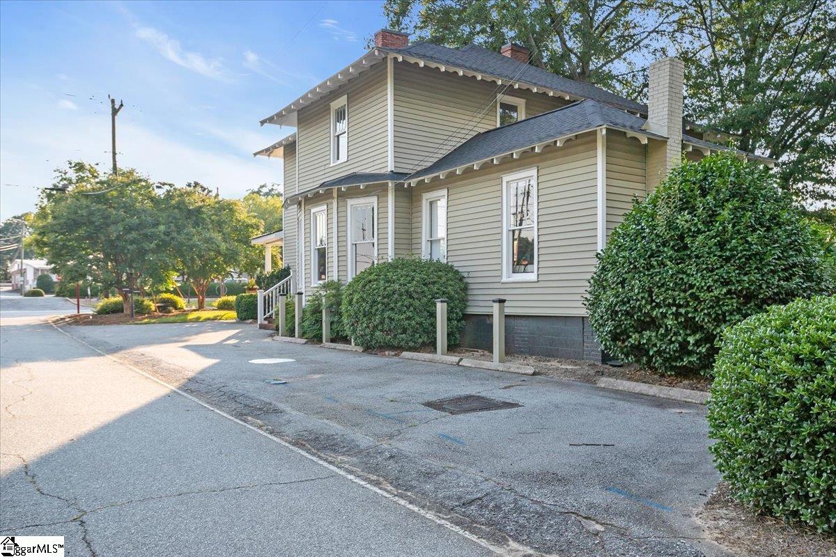 Homes for sale in Simpsonville, SC | 131 Se Main St, Simpsonville, SC 29691 | MLS# 1563961