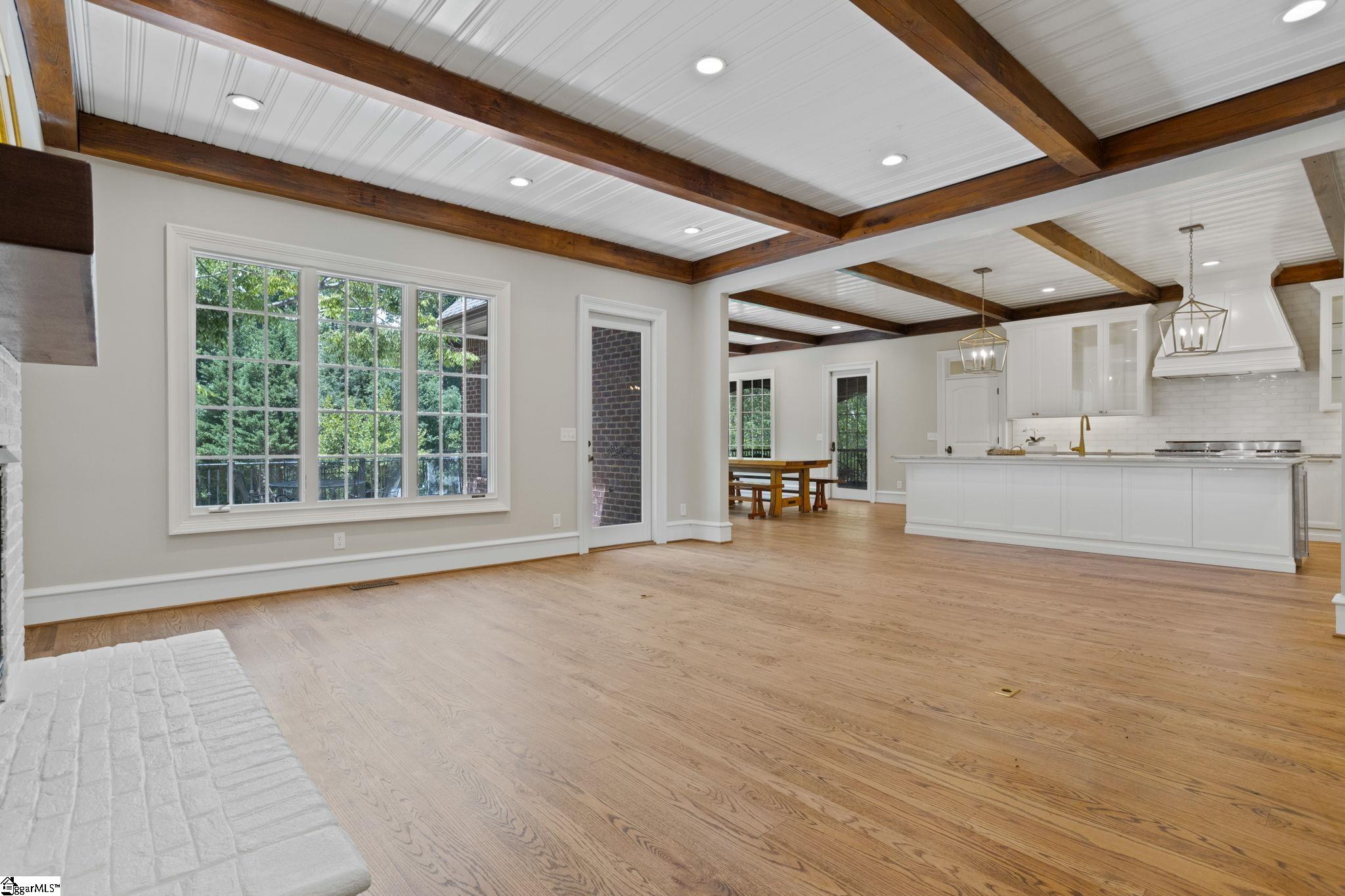 20 White Crescent Lane Simpsonville, SC 29681