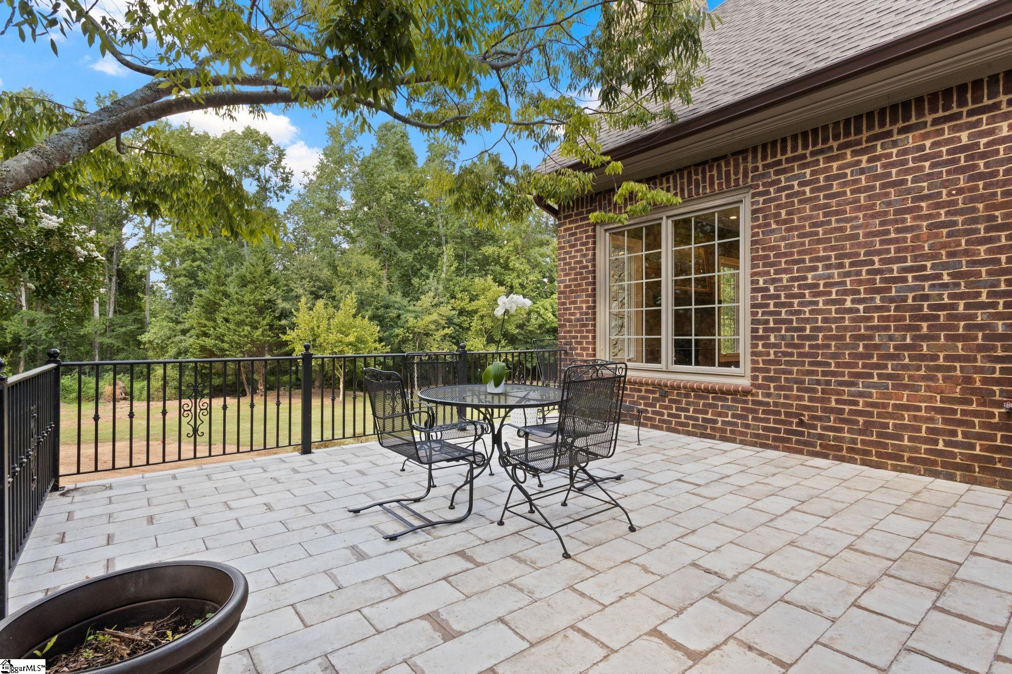 20 White Crescent Lane Simpsonville, SC 29681