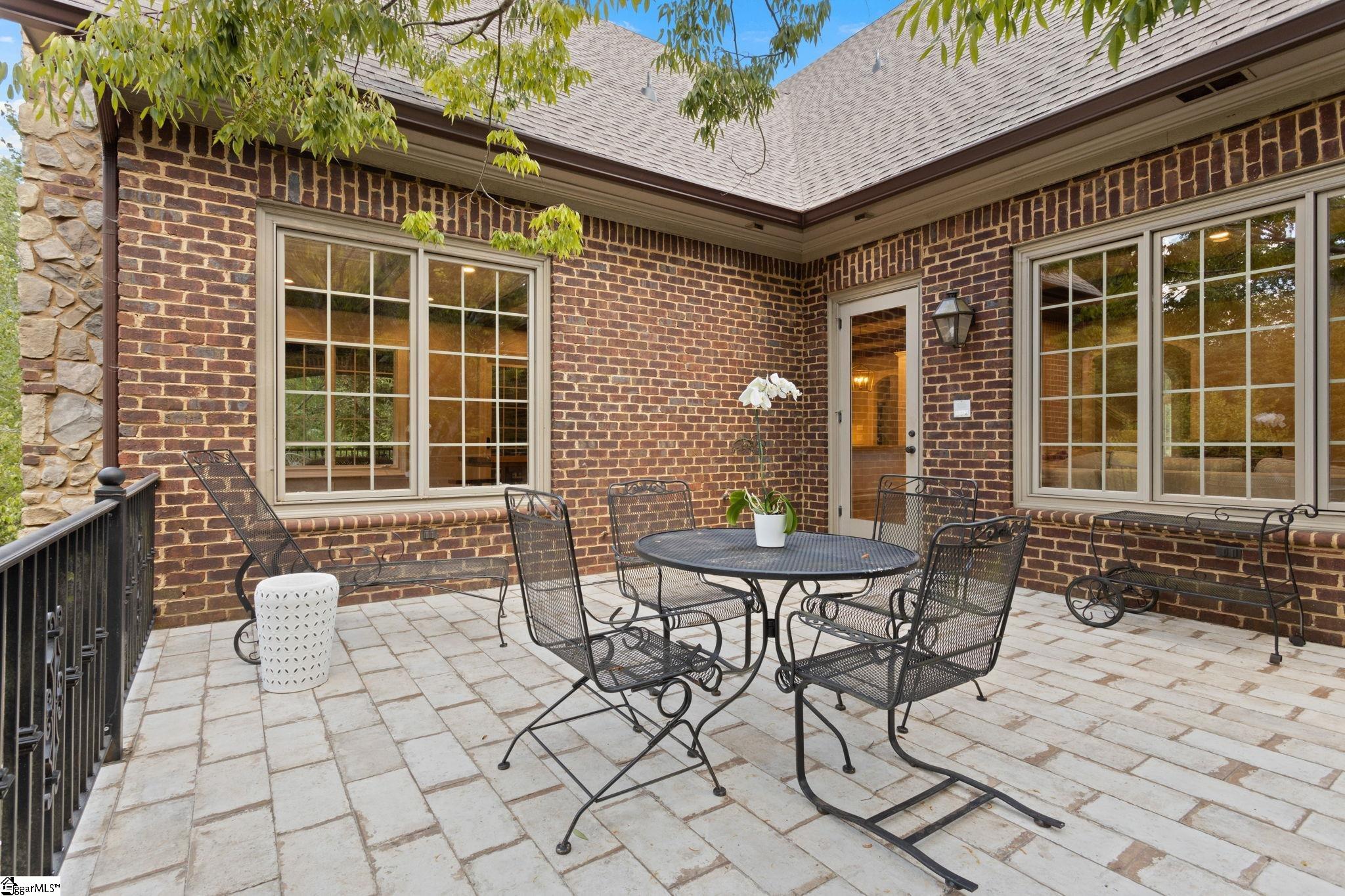 20 White Crescent Lane Simpsonville, SC 29681