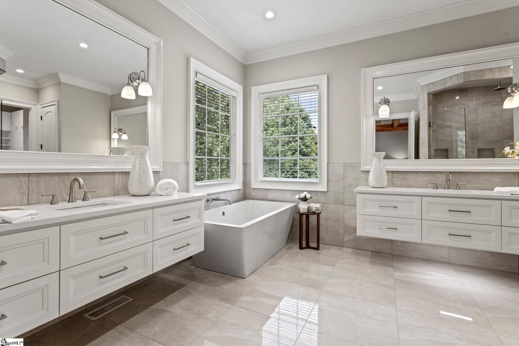 20 White Crescent Lane Simpsonville, SC 29681