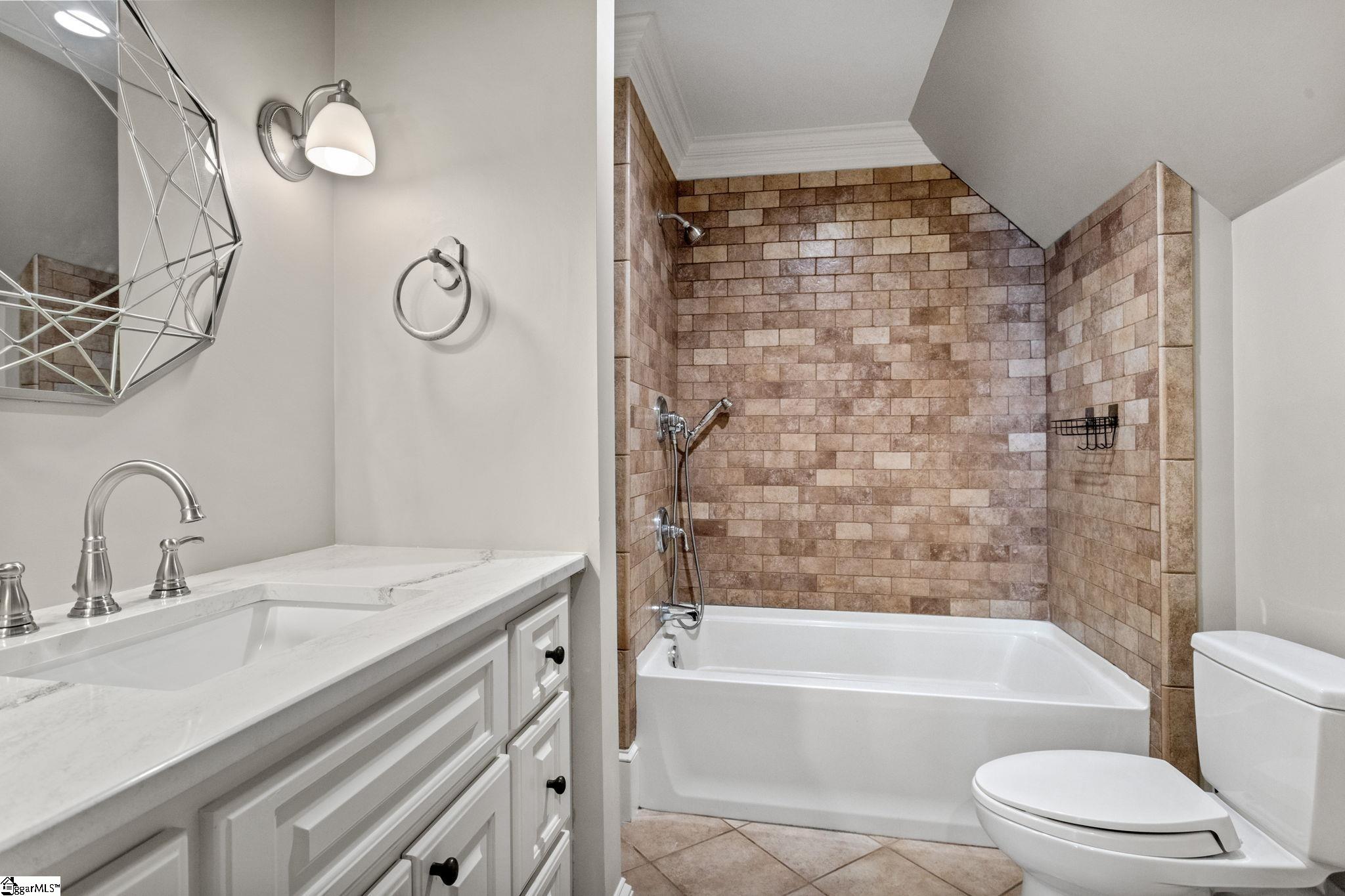 20 White Crescent Lane Simpsonville, SC 29681