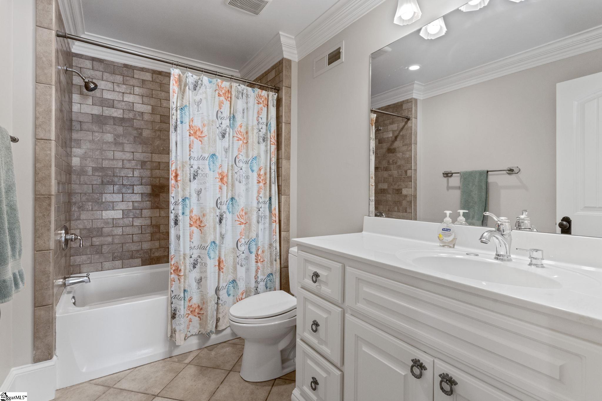 20 White Crescent Lane Simpsonville, SC 29681
