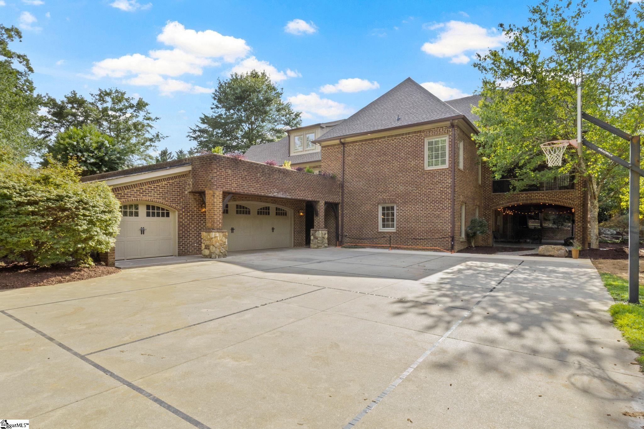 20 White Crescent Lane Simpsonville, SC 29681