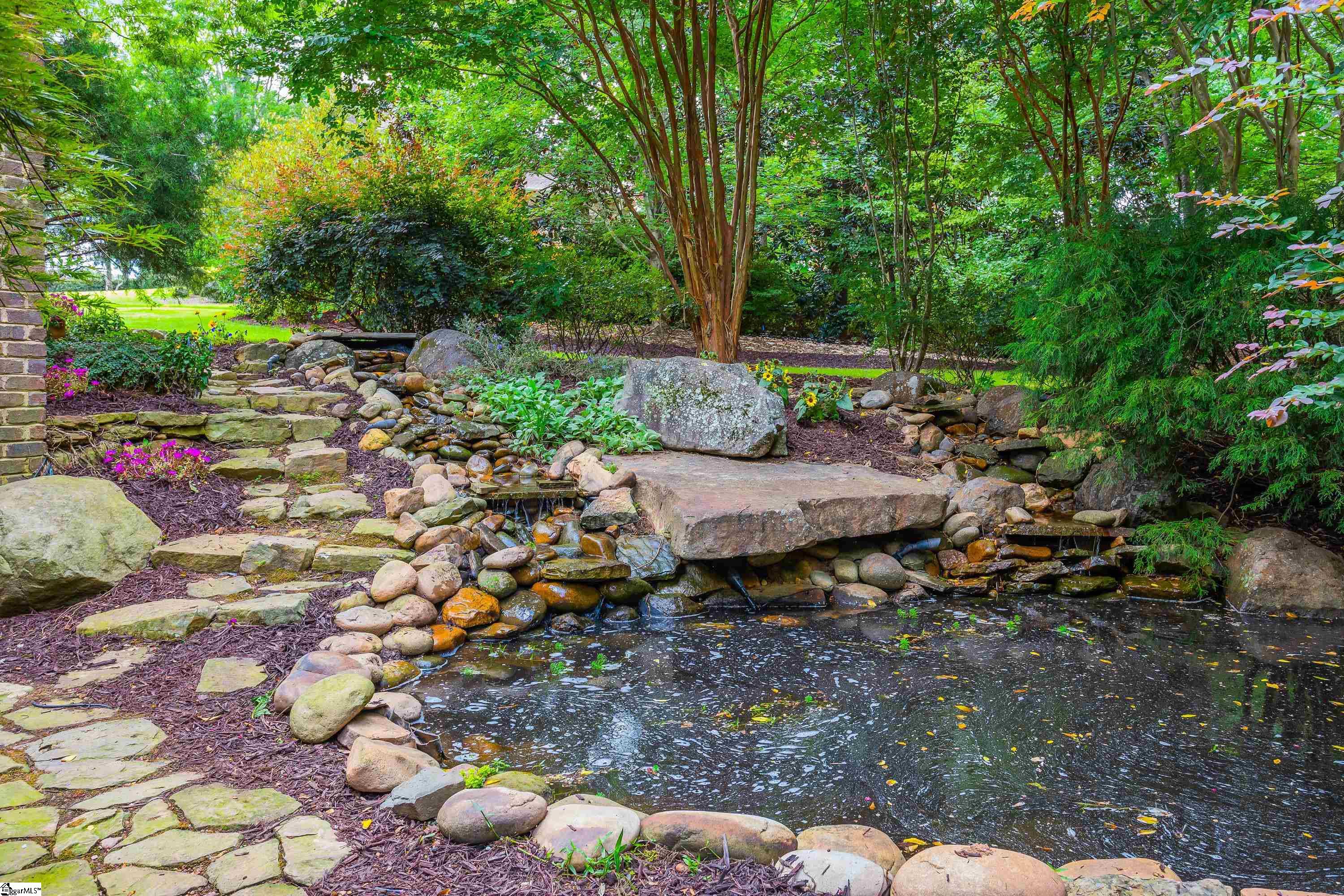 20 White Crescent Lane Simpsonville, SC 29681