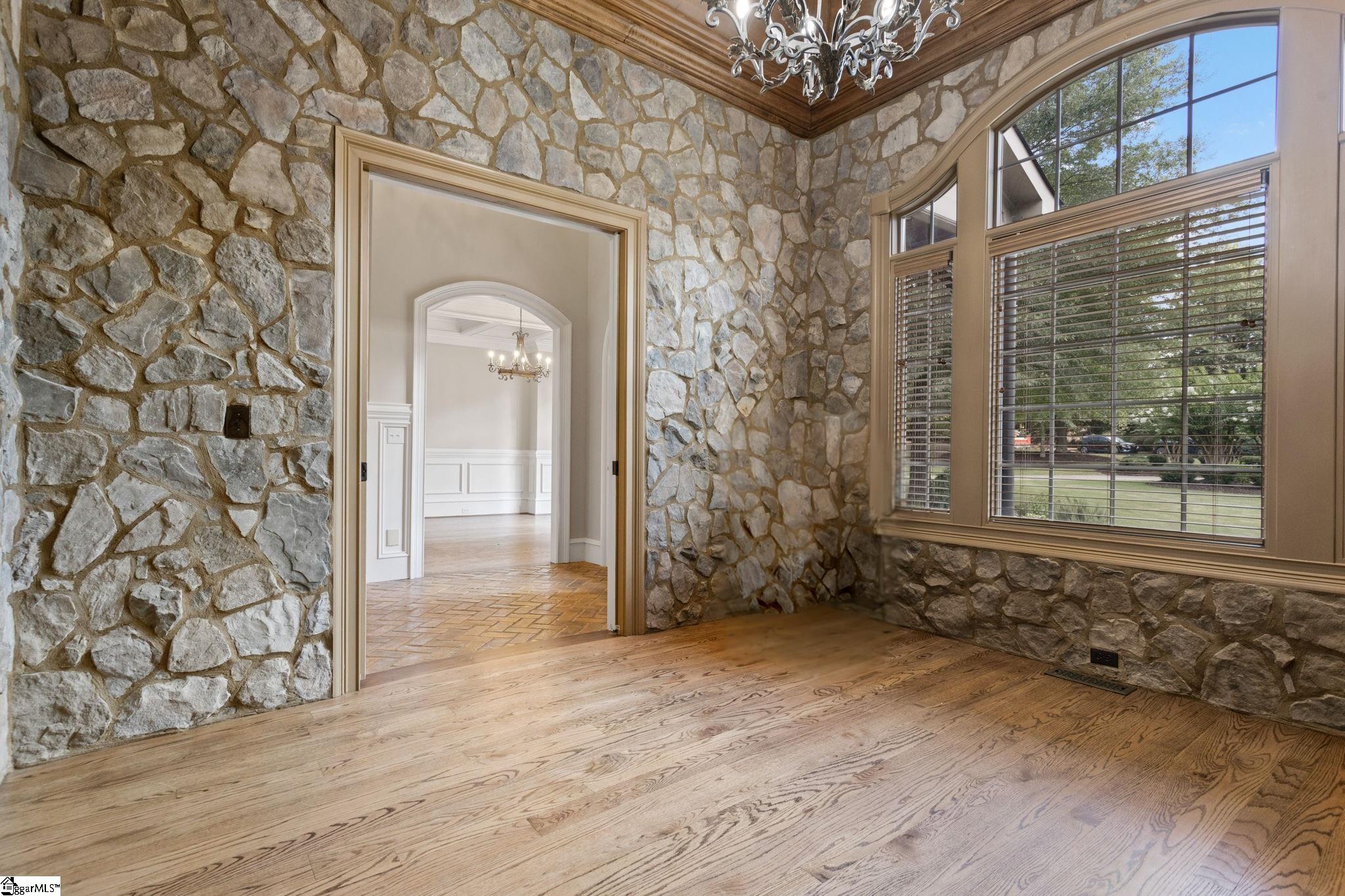 20 White Crescent Lane Simpsonville, SC 29681