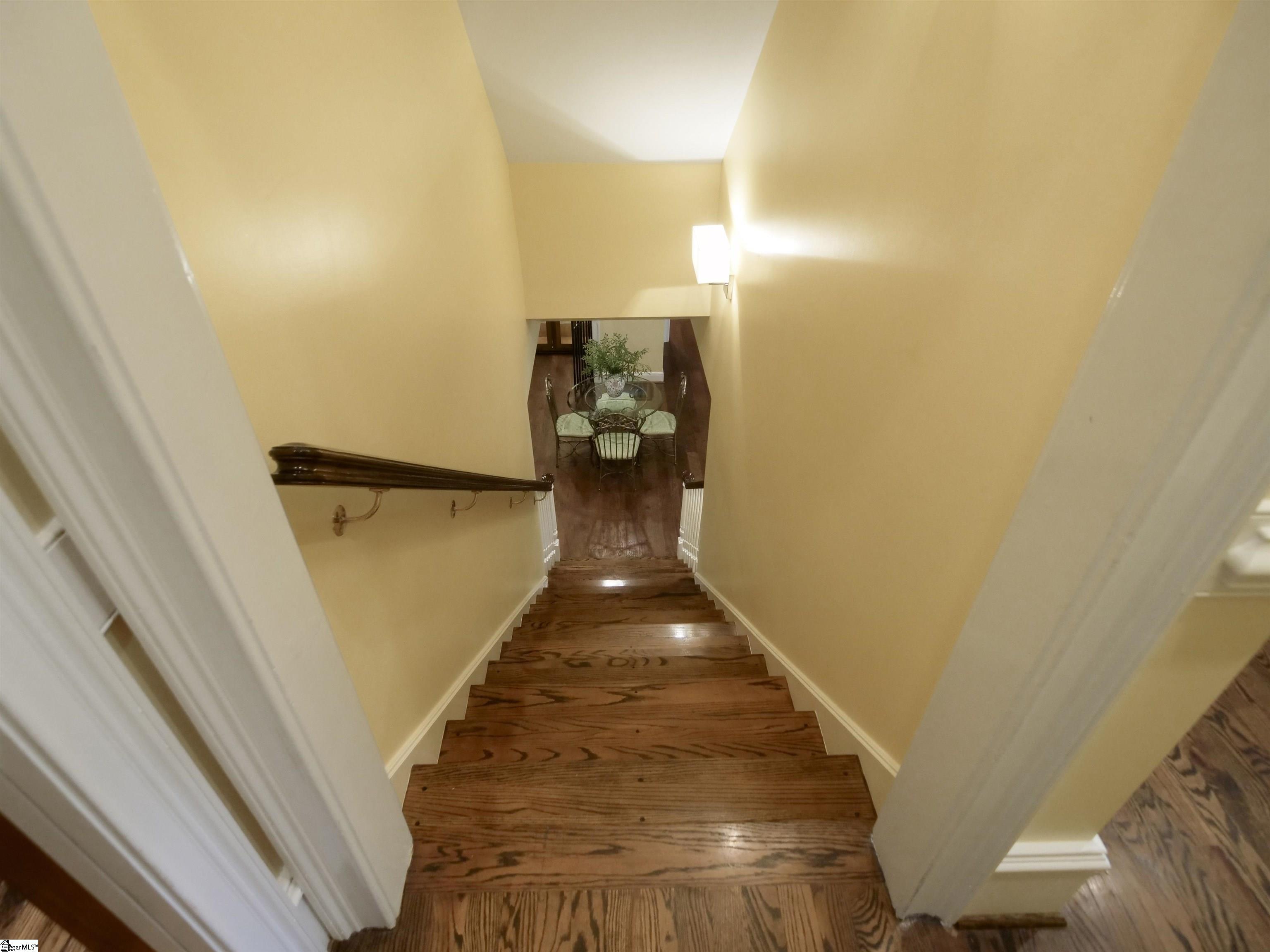 6 Twin Oaks Court Spartanburg, SC 29306