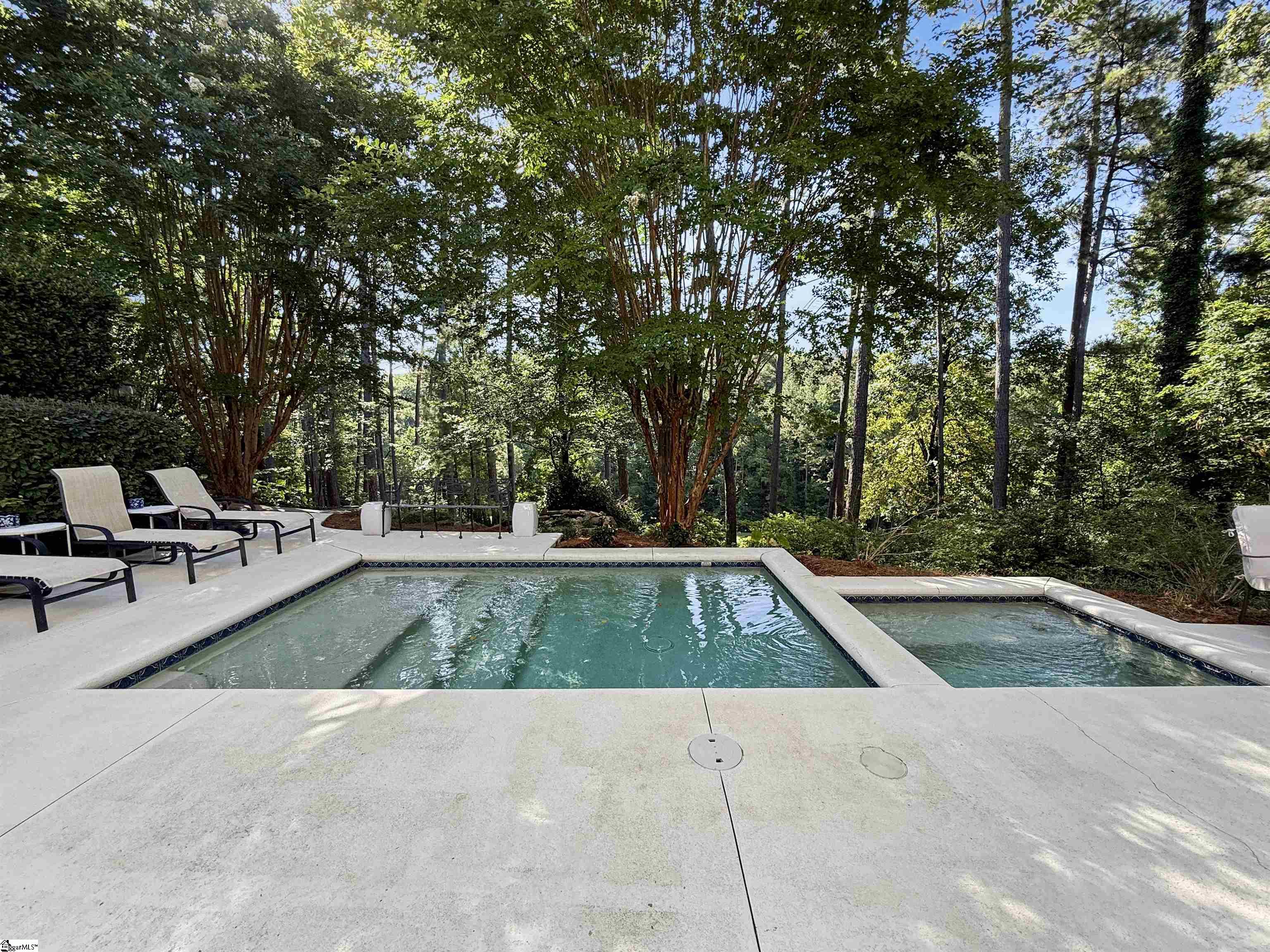 6 Twin Oaks Court Spartanburg, SC 29306