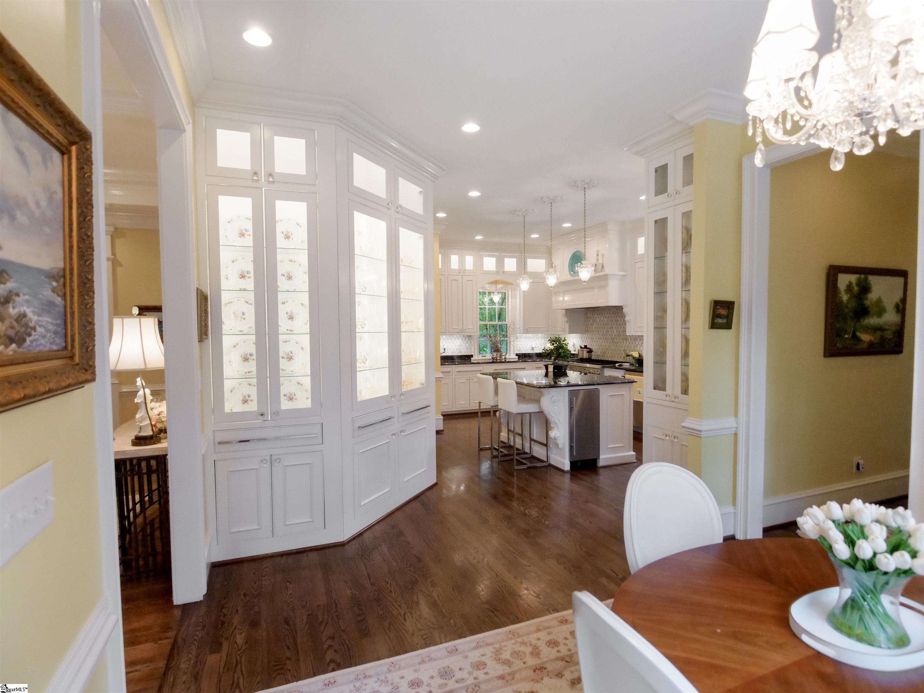 6 Twin Oaks Court Spartanburg, SC 29306