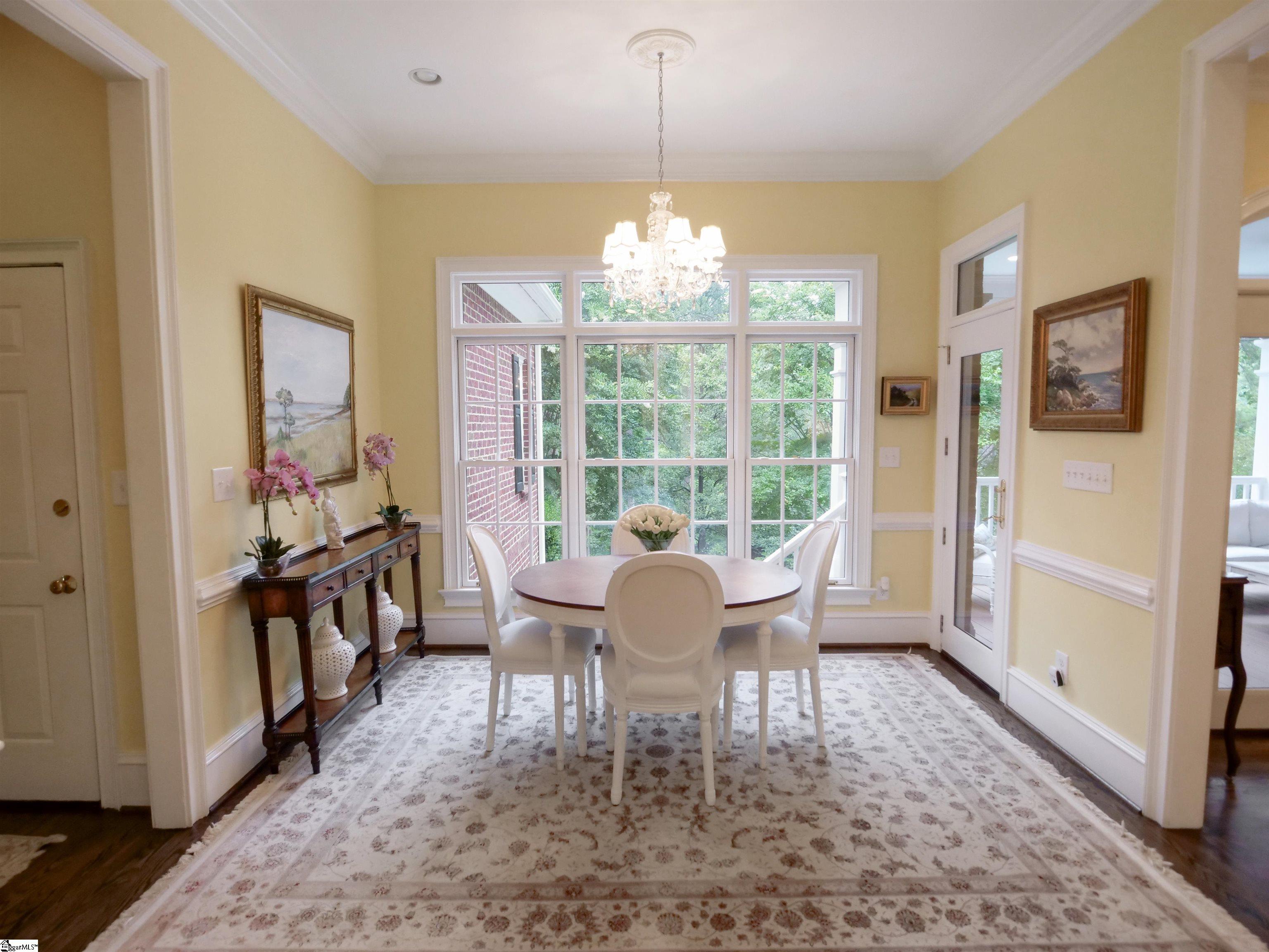 6 Twin Oaks Court Spartanburg, SC 29306