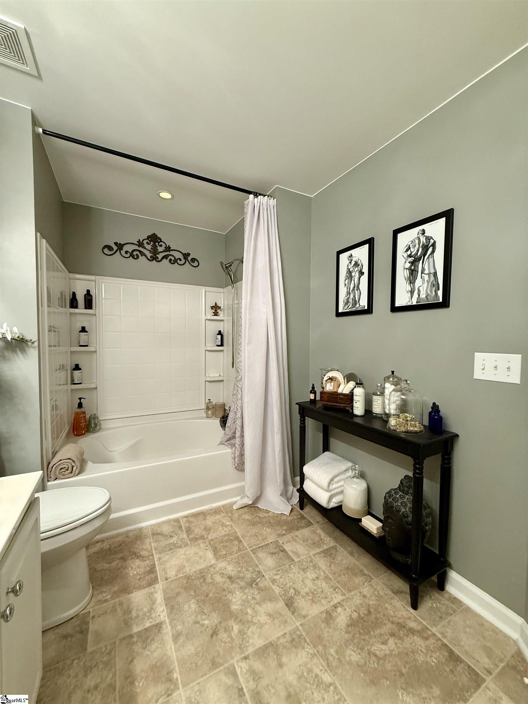 704 Calle Place Greenville, SC 29607