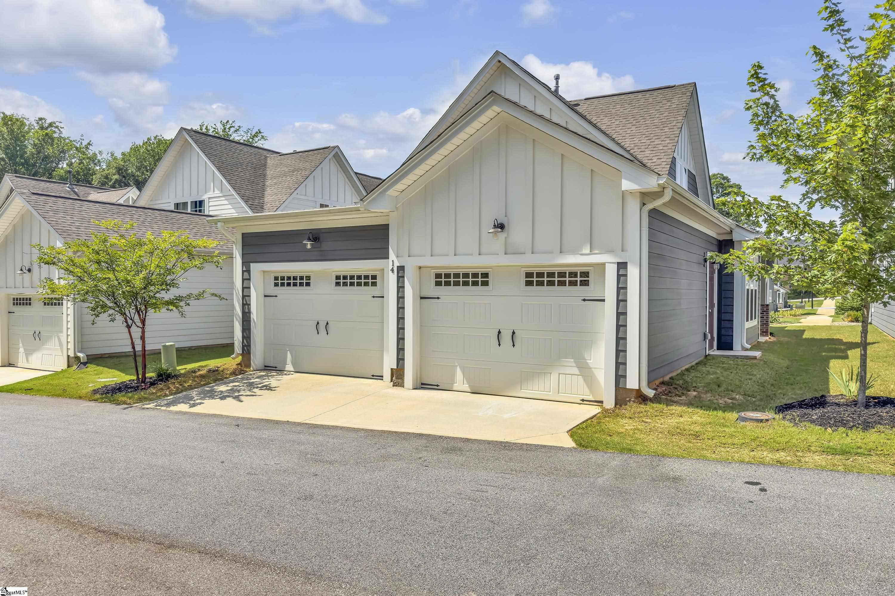 14 Cottage Knoll Circle Greenville, SC 29609