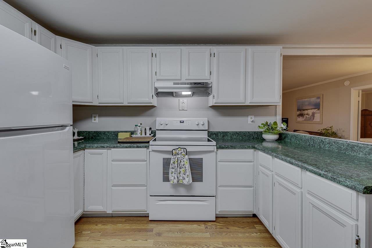 3332 Highway Gray Court, SC 29645
