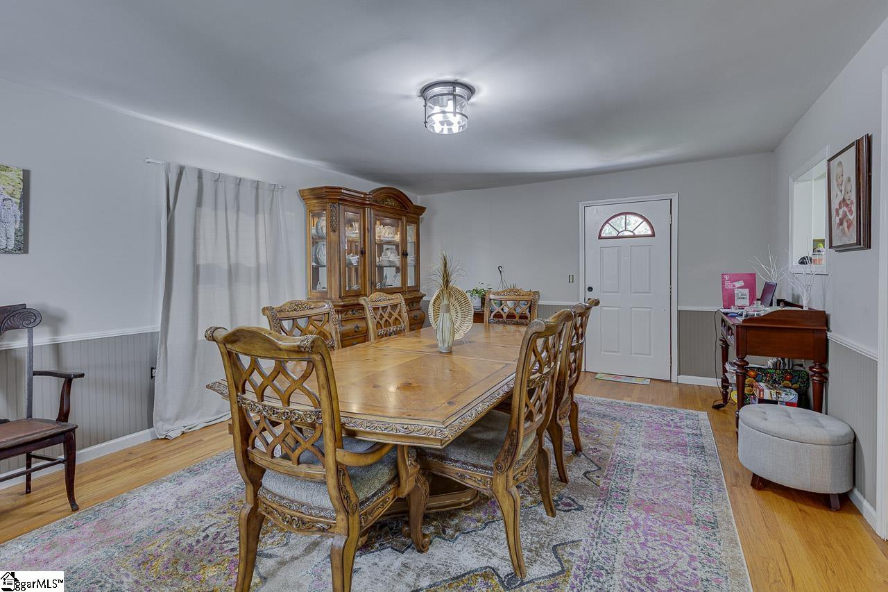 3332 Highway Gray Court, SC 29645