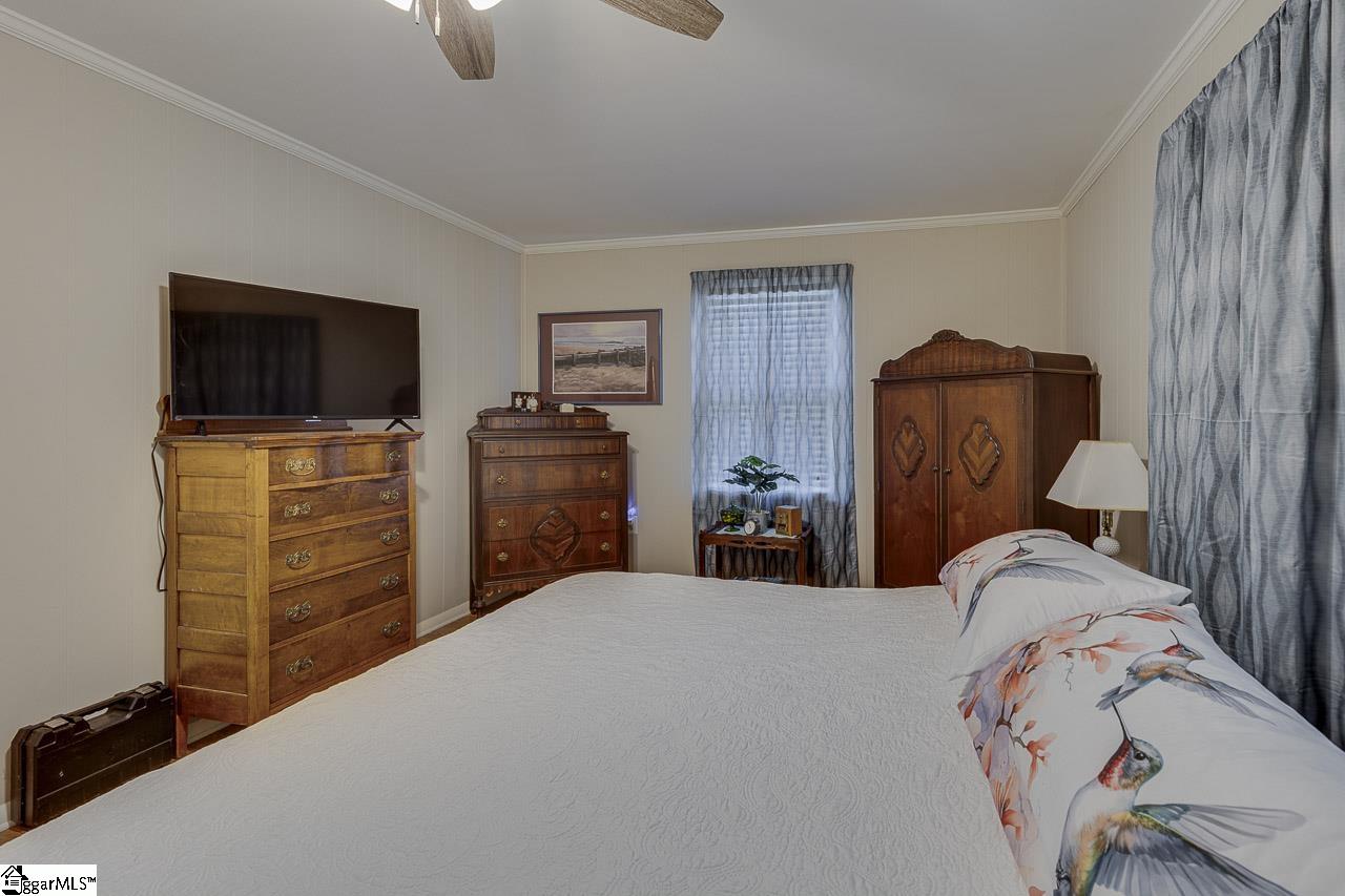 3332 Highway Gray Court, SC 29645