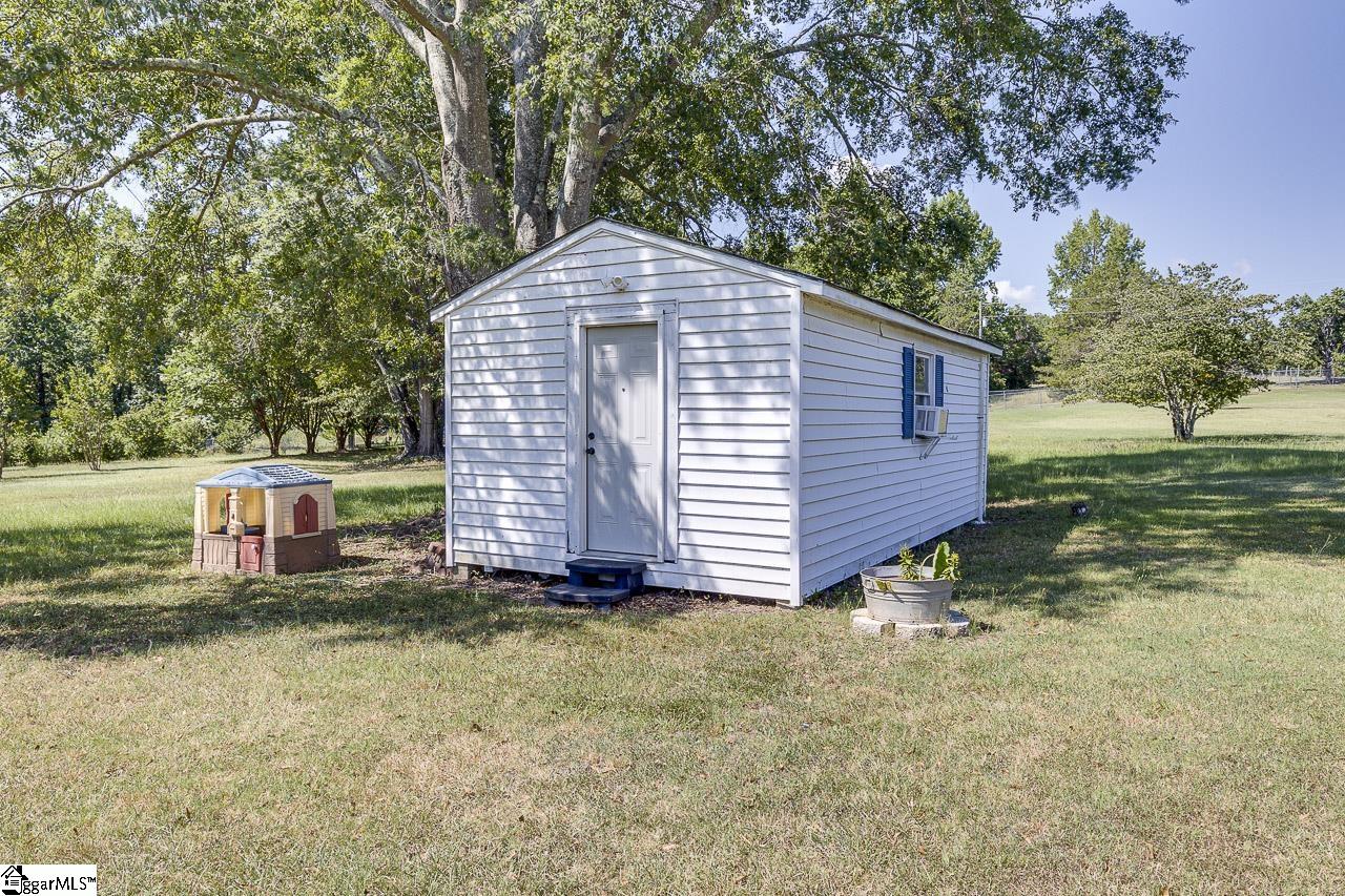 3332 Highway Gray Court, SC 29645