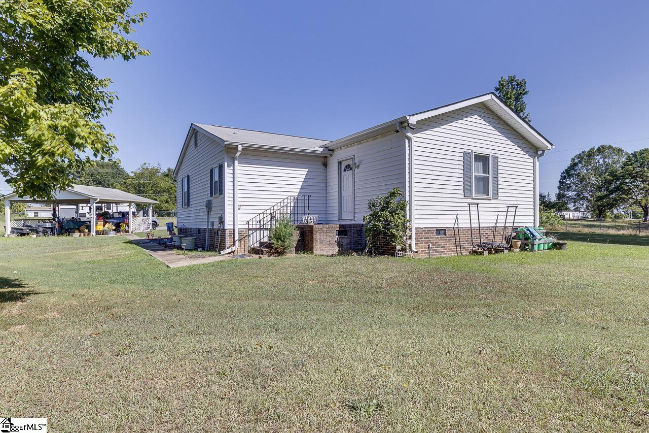 3332 Highway Gray Court, SC 29645