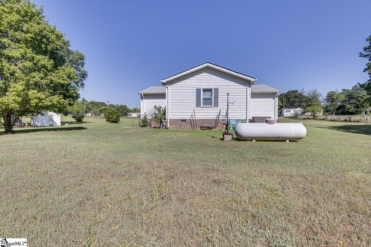3332 Highway Gray Court, SC 29645