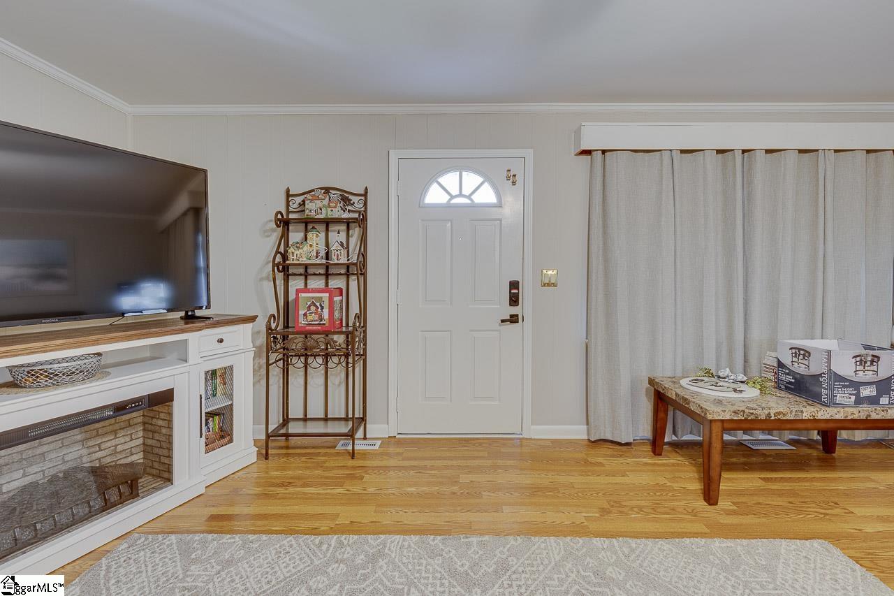 3332 Highway Gray Court, SC 29645