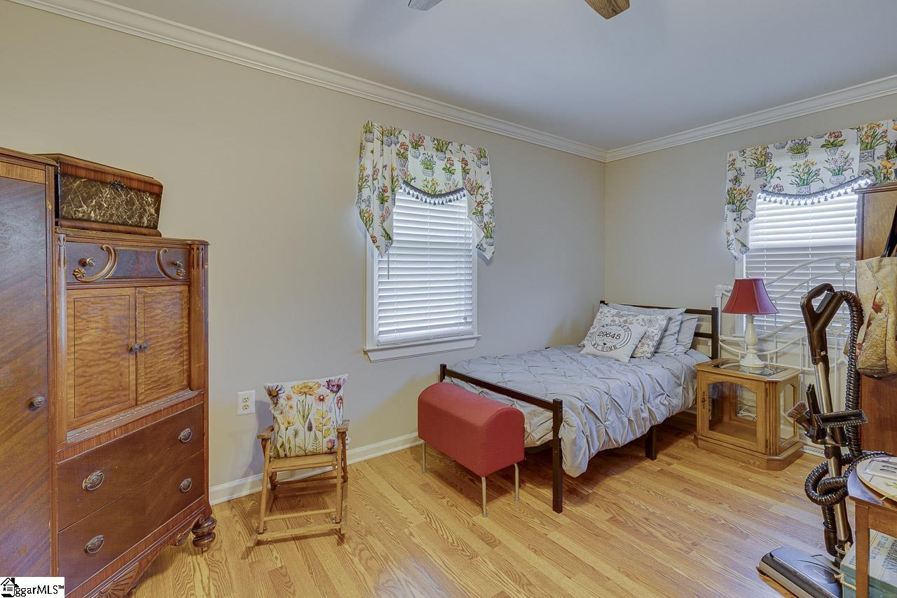 3332 Highway Gray Court, SC 29645