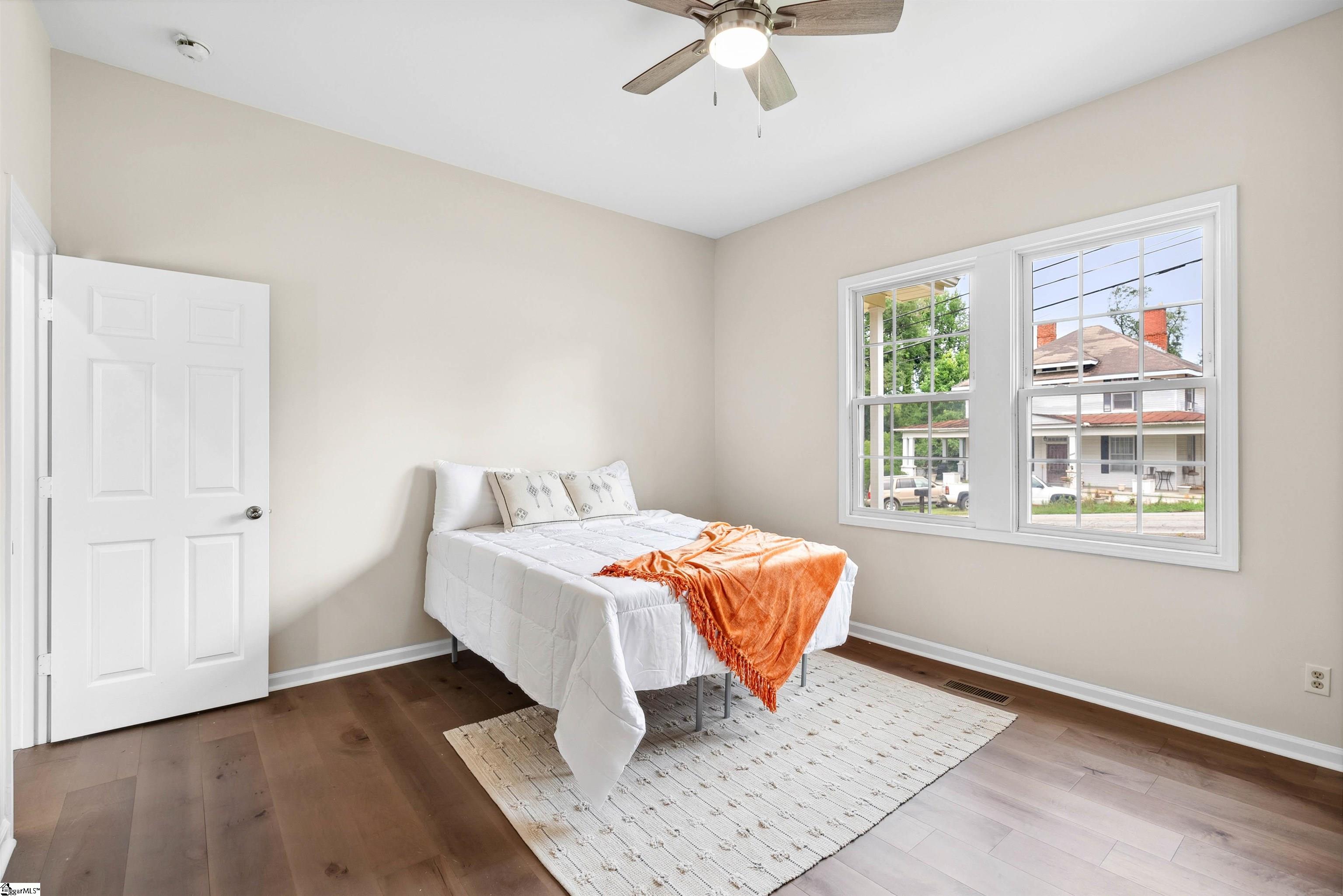 1316 E South 6th Street Seneca, SC 29678
