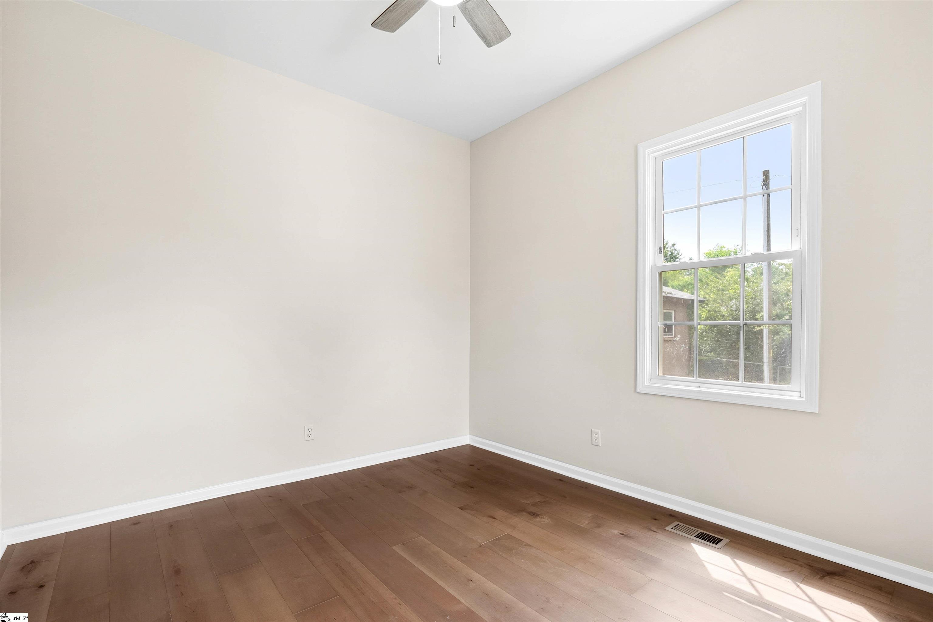 1316 E South 6th Street Seneca, SC 29678