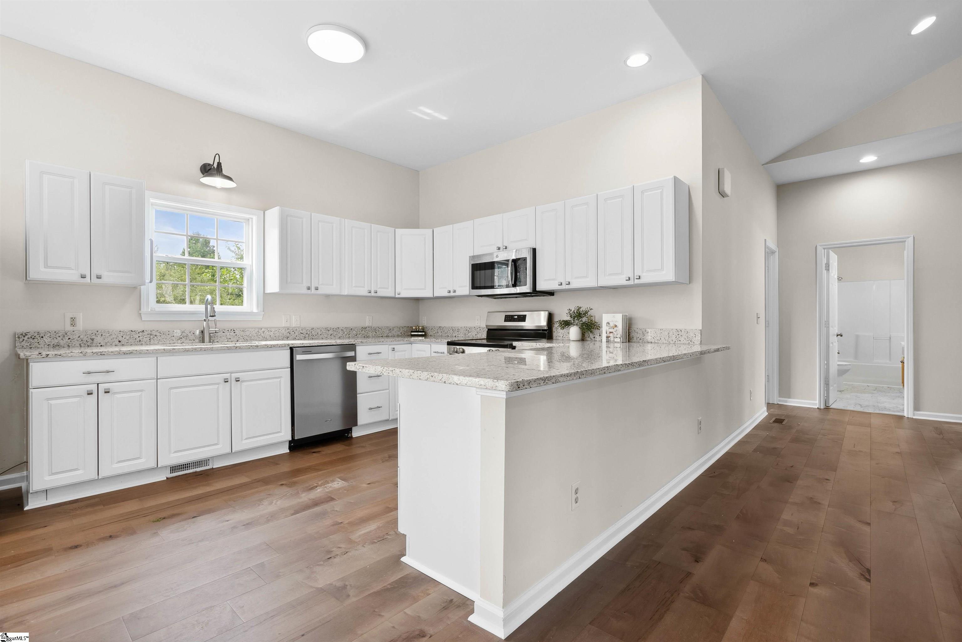 1316 E South 6th Street Seneca, SC 29678