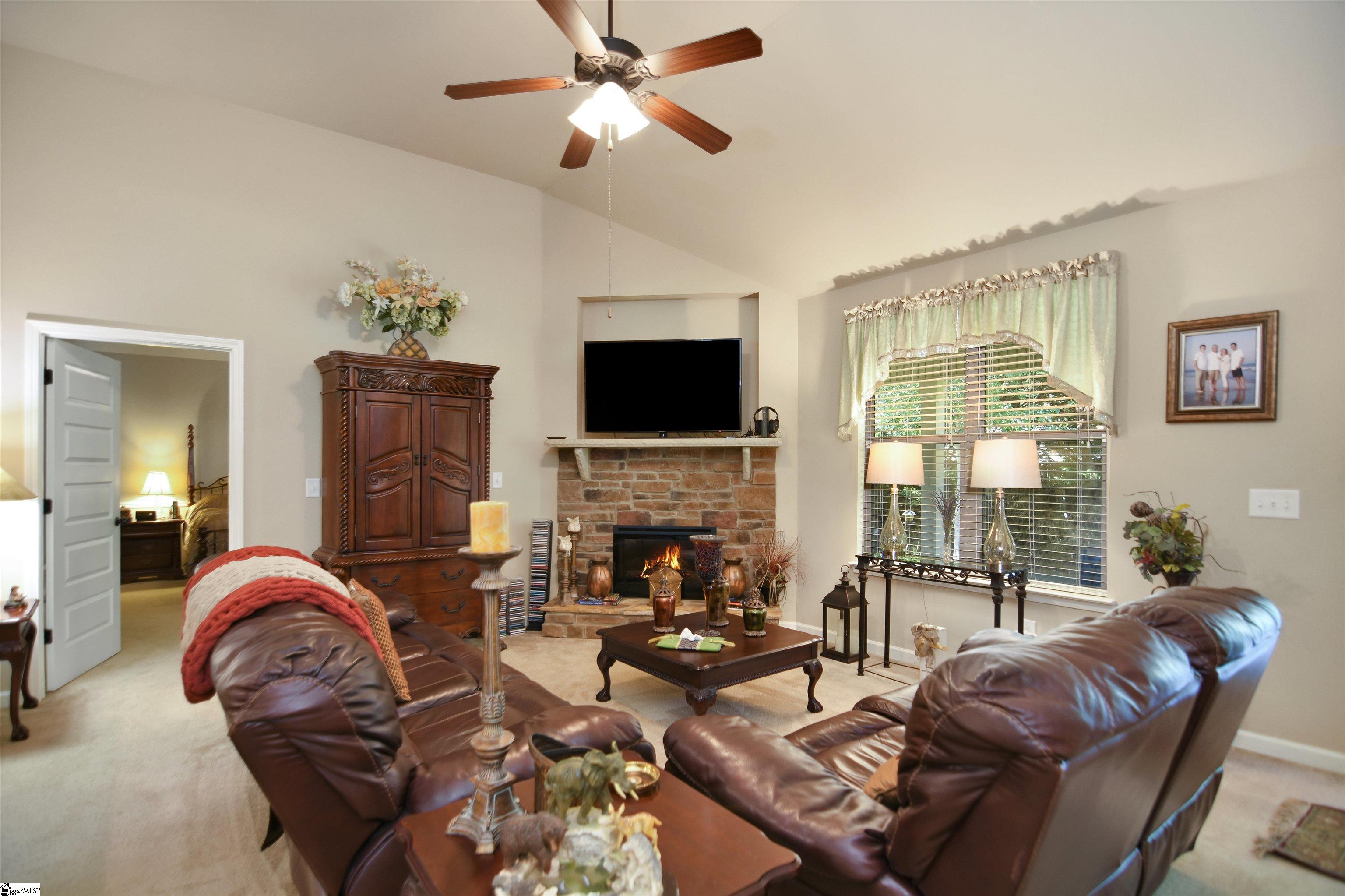 123 Kettle Oak Way Simpsonville, SC 29680