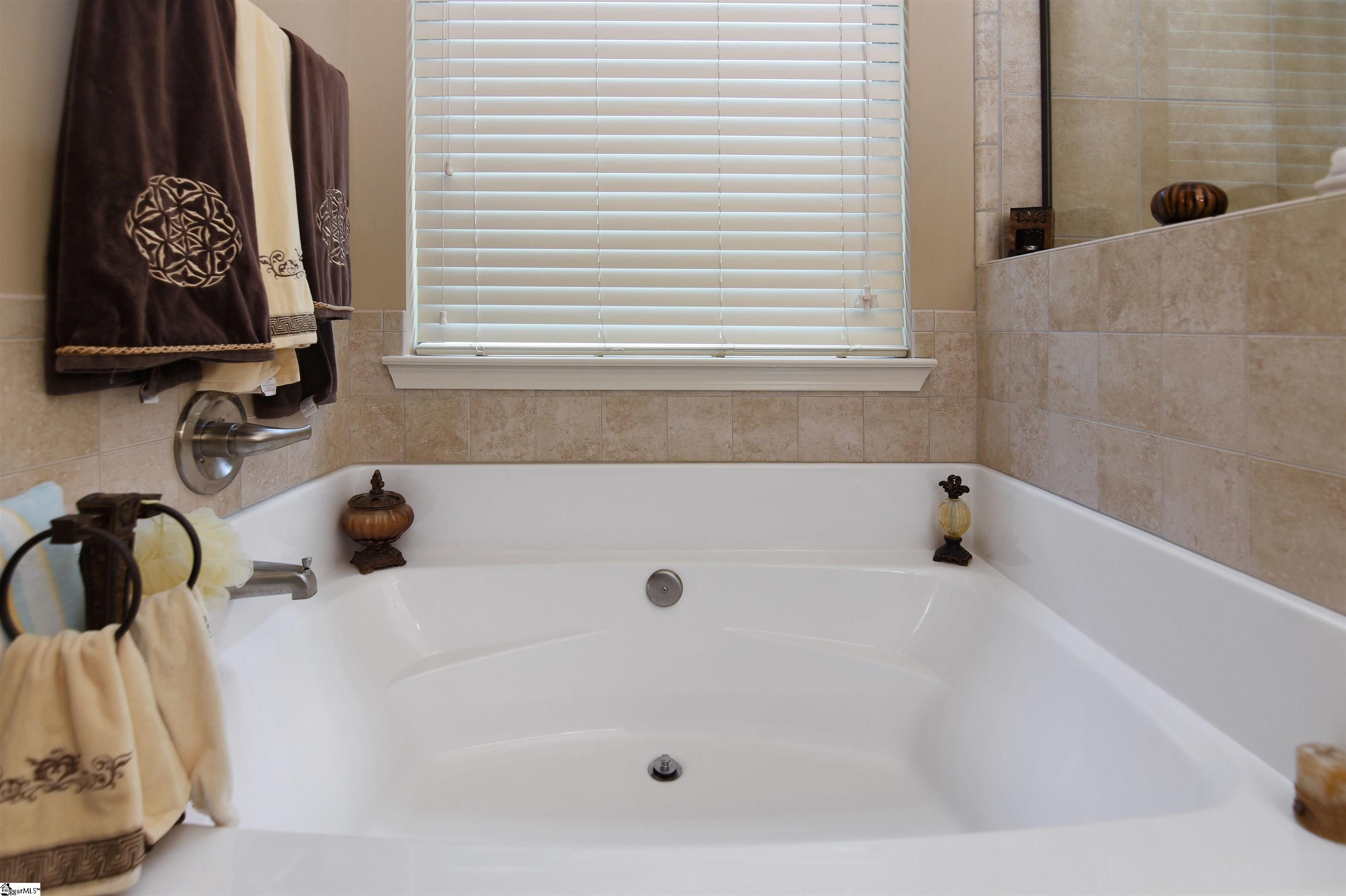 123 Kettle Oak Way Simpsonville, SC 29680