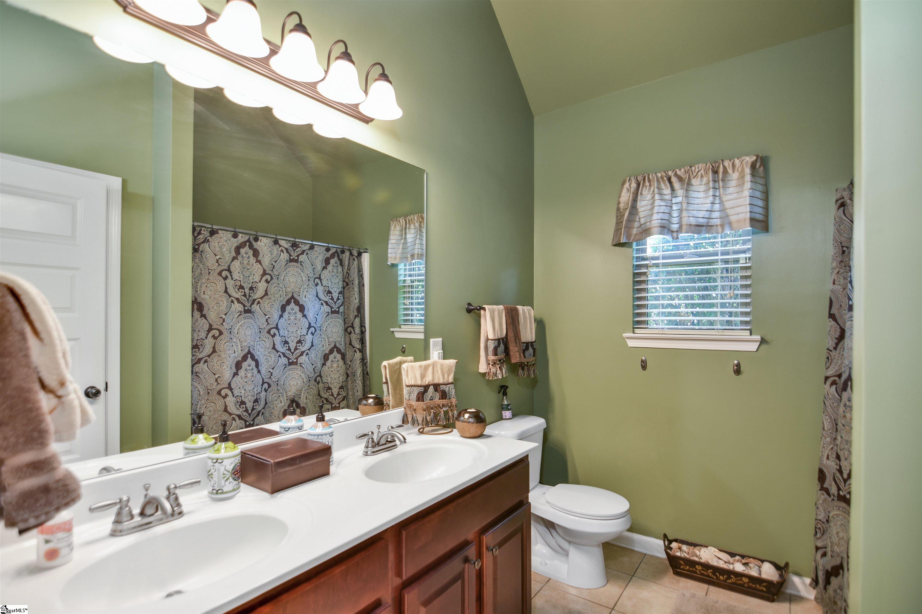 123 Kettle Oak Way Simpsonville, SC 29680
