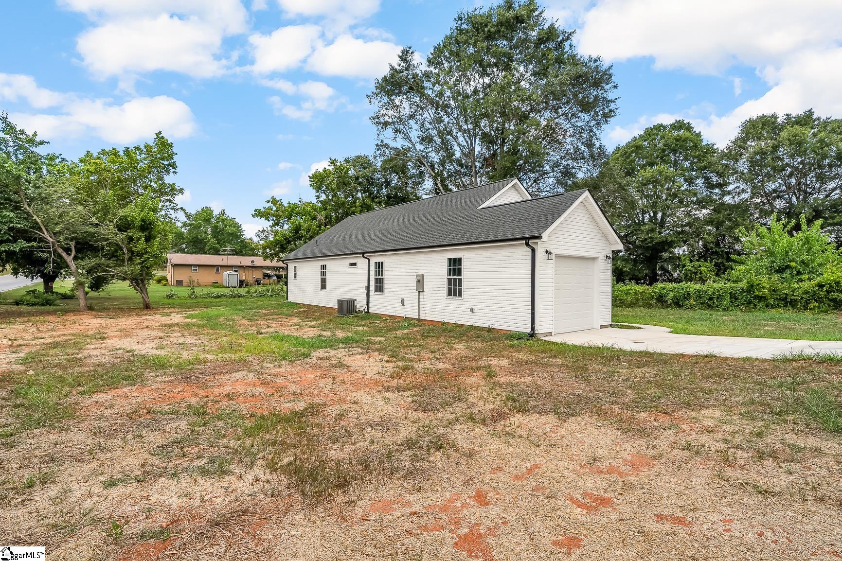 216 Cloverhill Drive Anderson, SC 29624