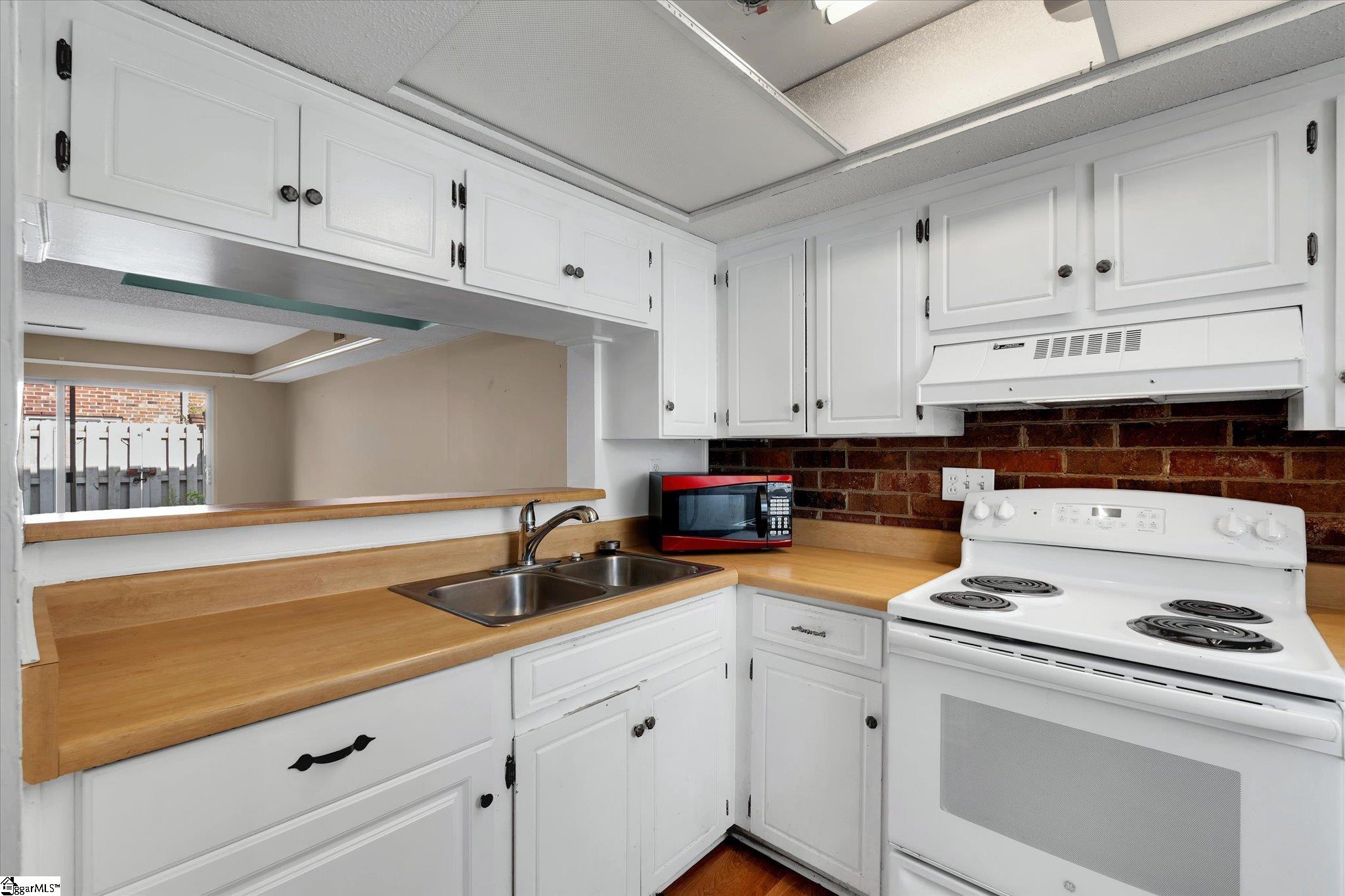2530 E North Street Greenville, SC 29615