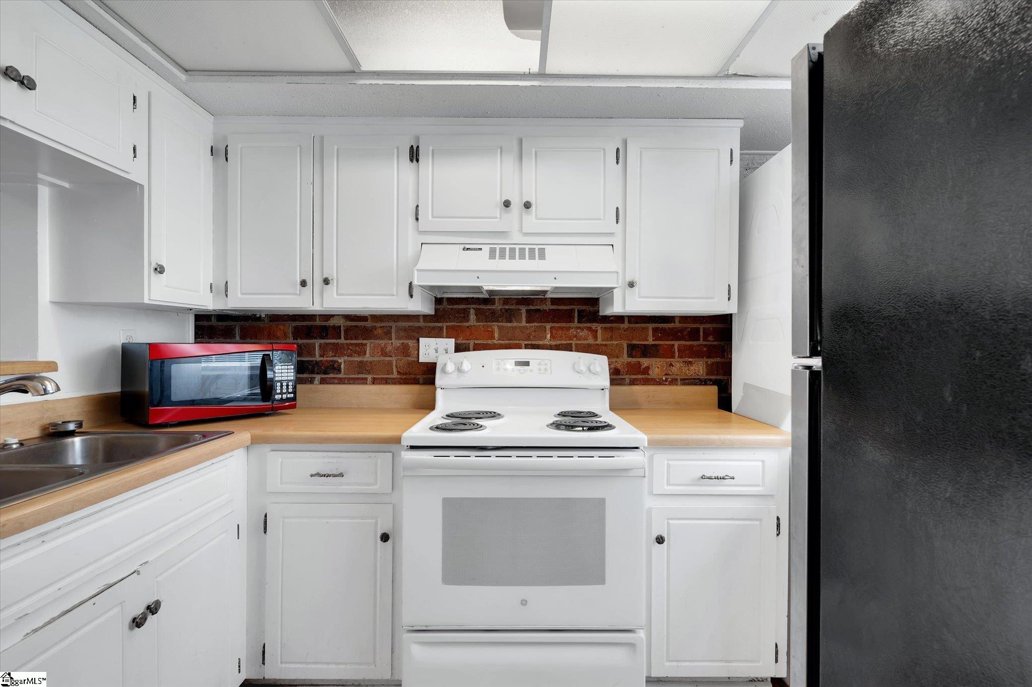 2530 E North Street Greenville, SC 29615