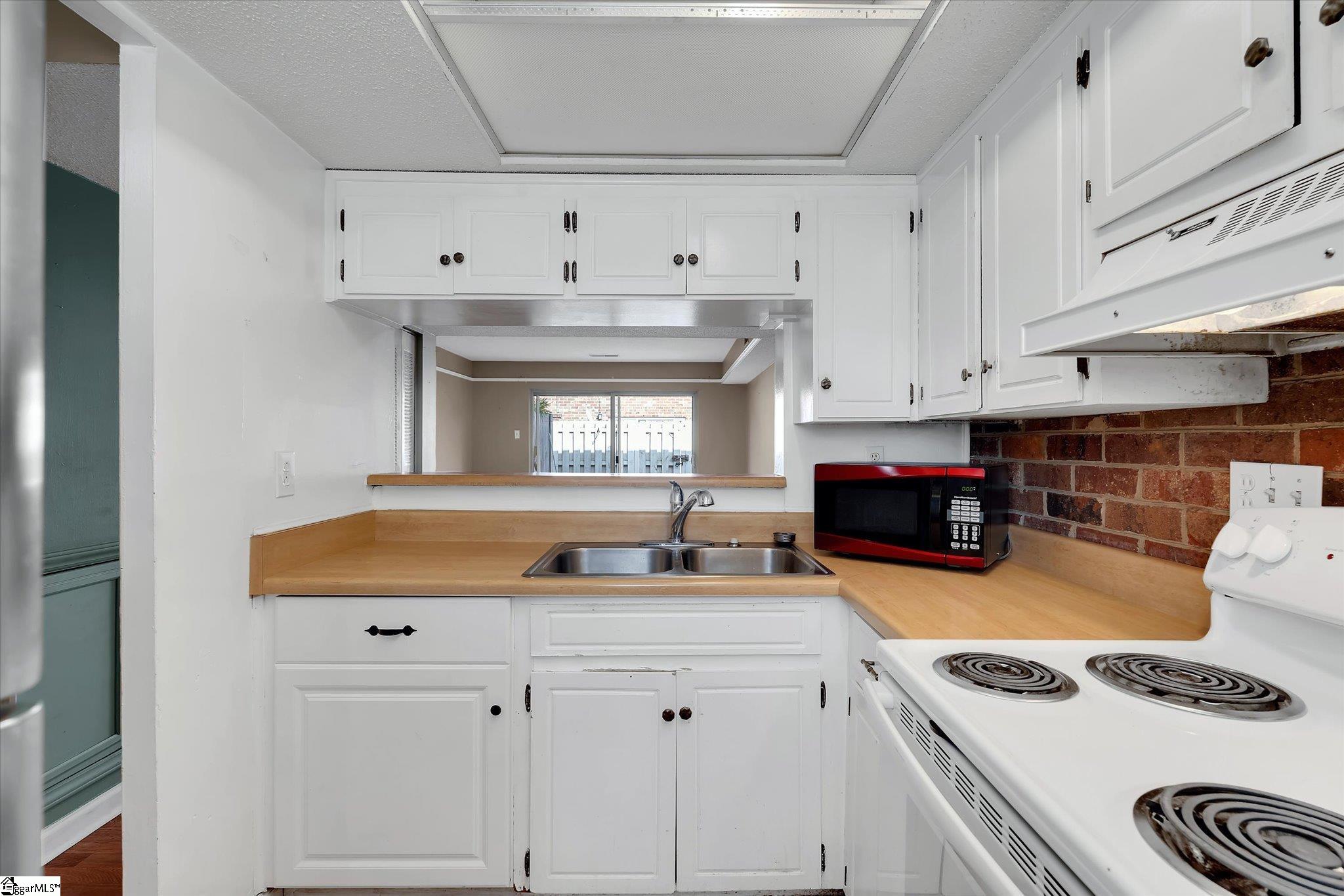 2530 E North Street Greenville, SC 29615
