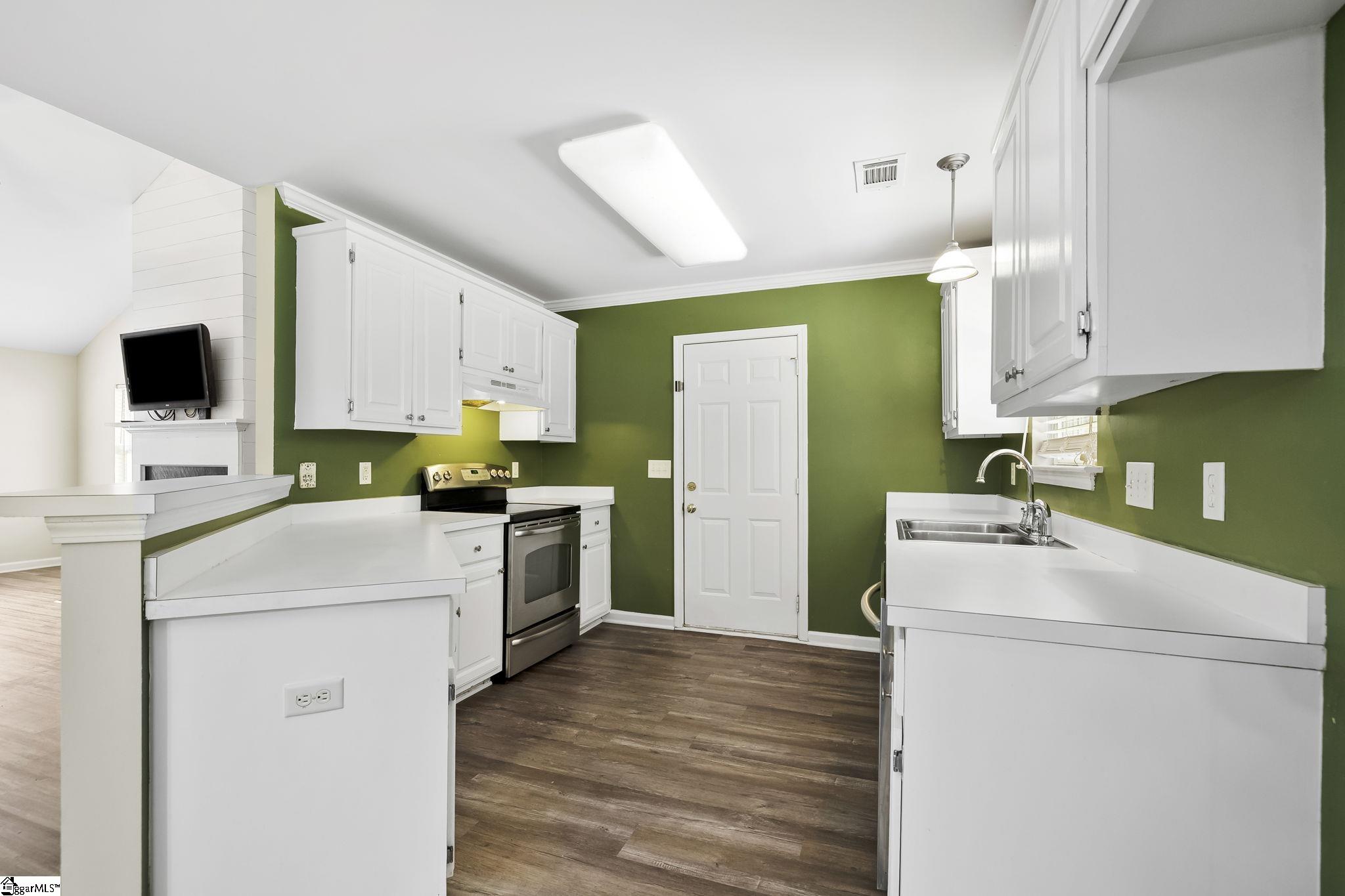 7 Four Leaf Court Pelzer, SC 29669
