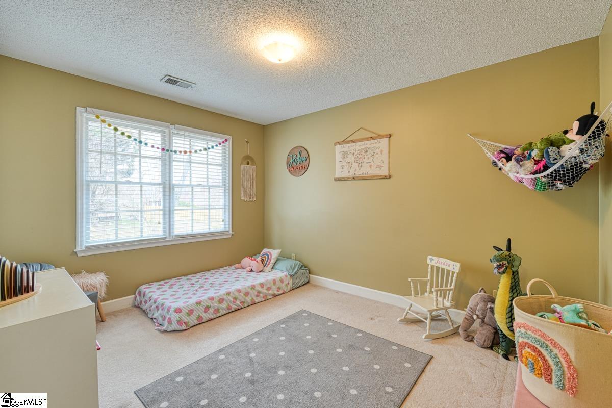 225 W Killarney Lake Moore, SC 29369