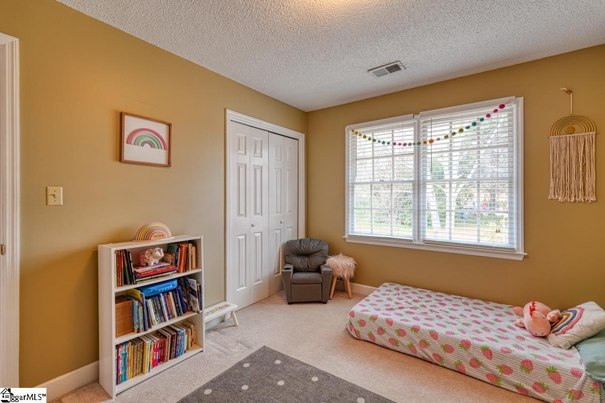 225 W Killarney Lake Moore, SC 29369