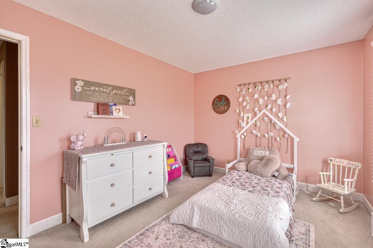 225 W Killarney Lake Moore, SC 29369