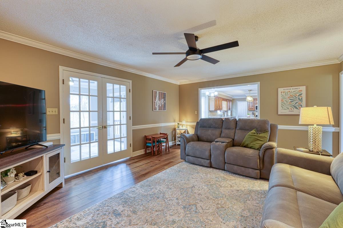 225 W Killarney Lake Moore, SC 29369