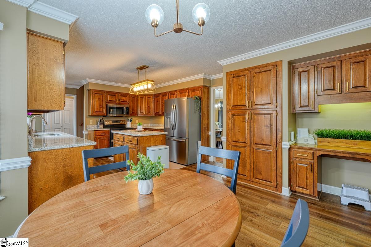225 W Killarney Lake Moore, SC 29369