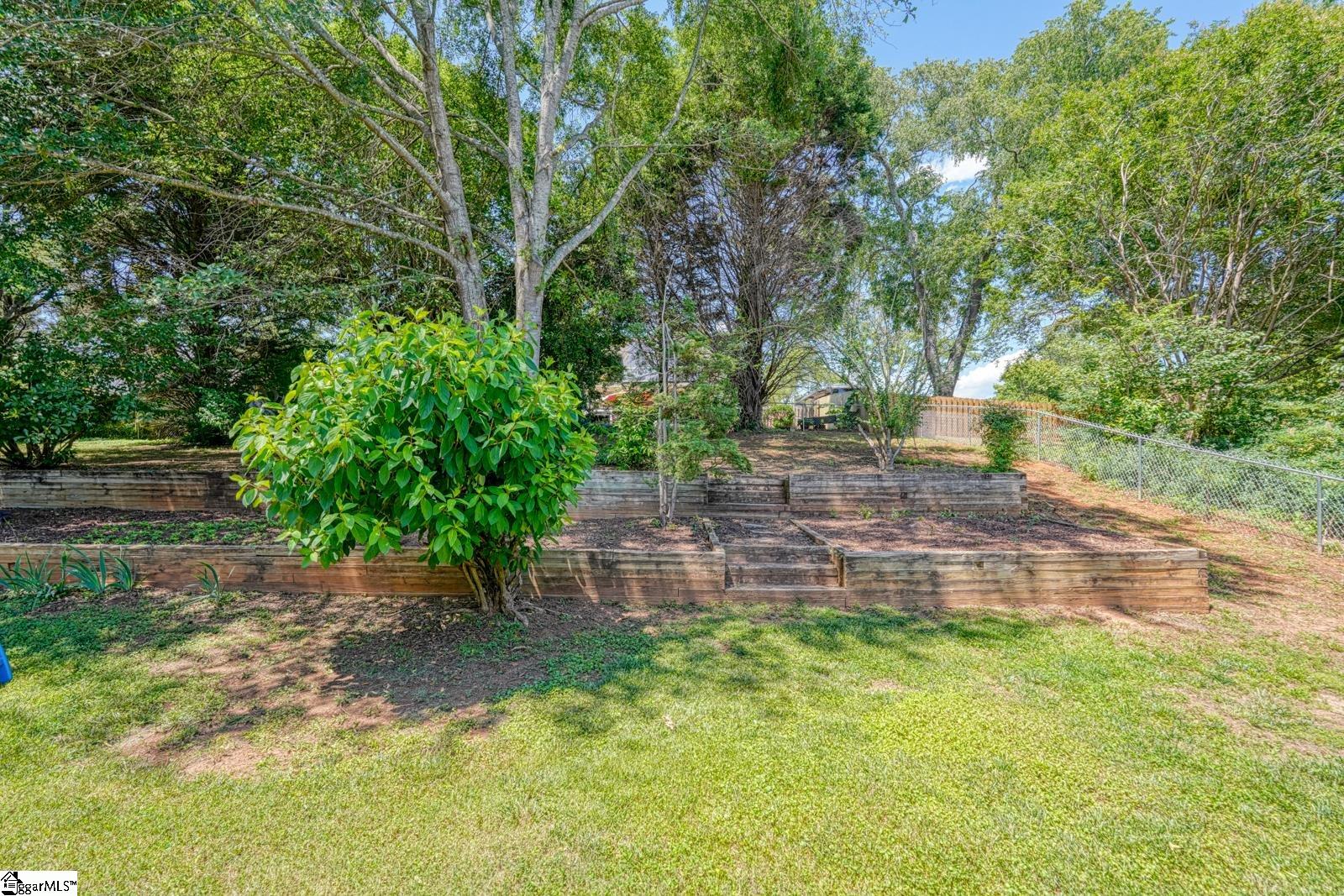 225 W Killarney Lake Moore, SC 29369