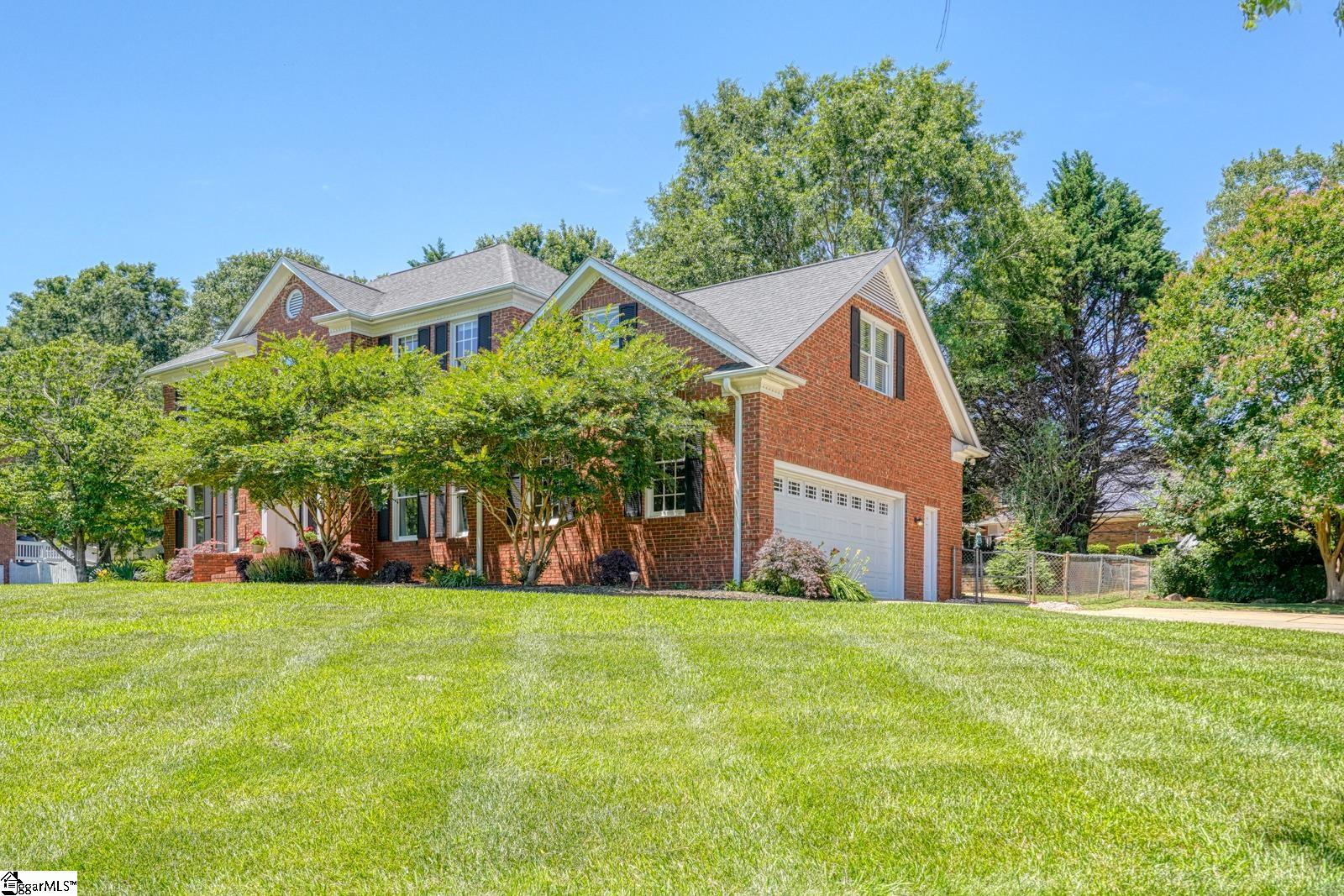 225 W Killarney Lake Moore, SC 29369