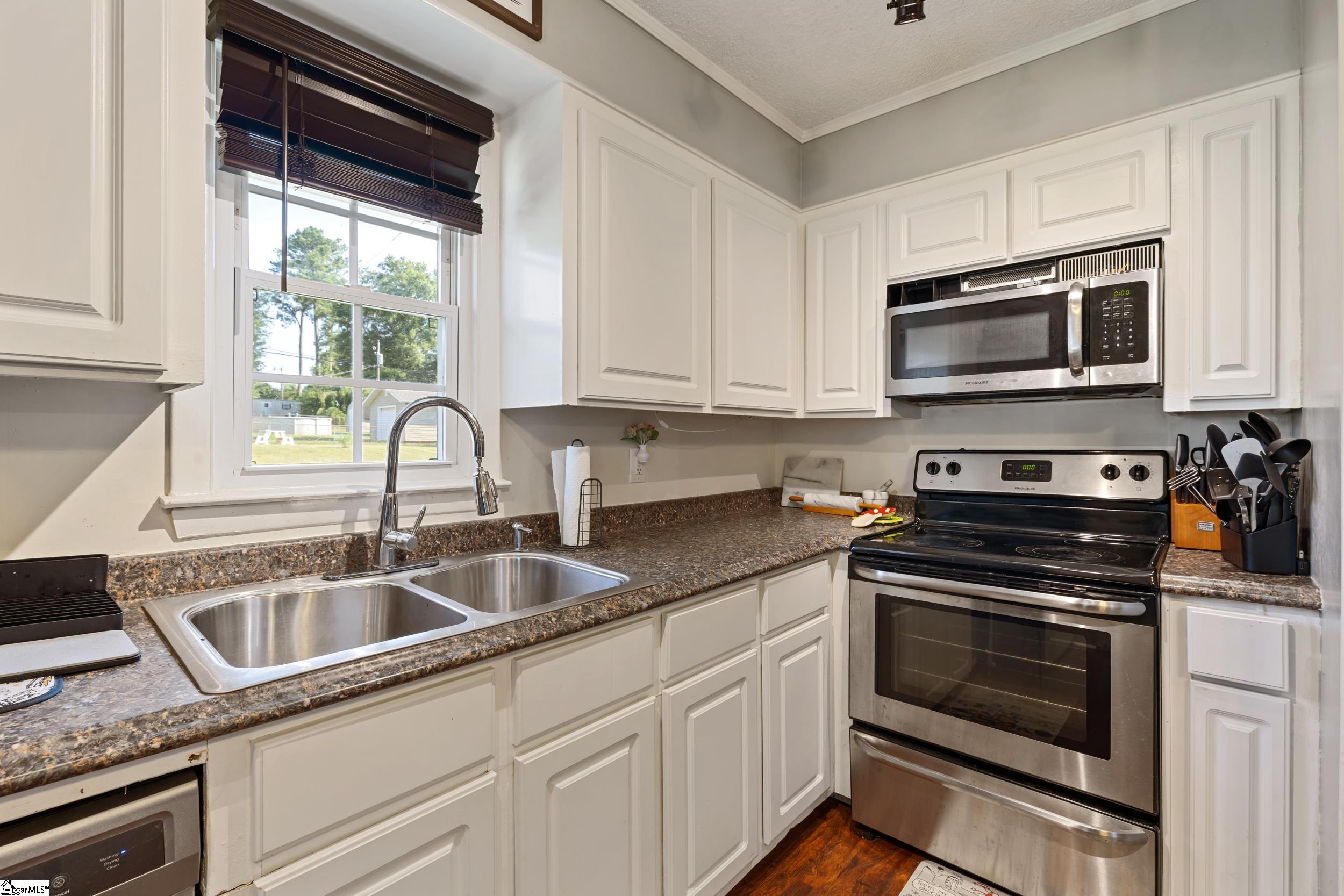 202 Sherwood Road Easley, SC 29640