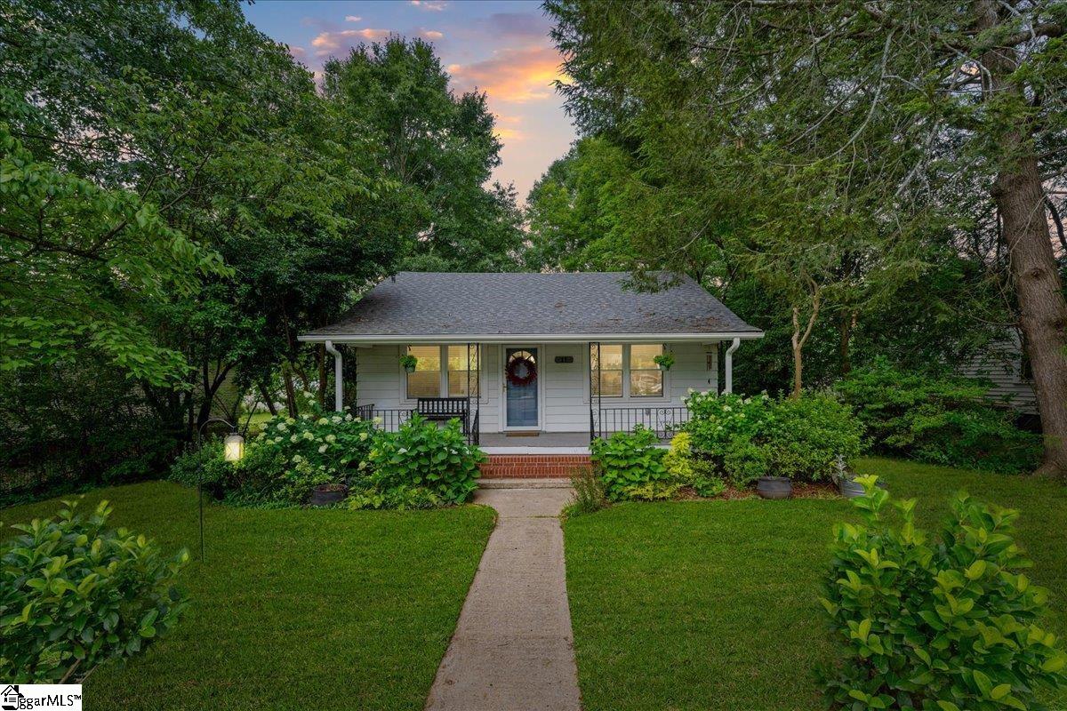 11 Brooks Avenue Greenville, SC 29617