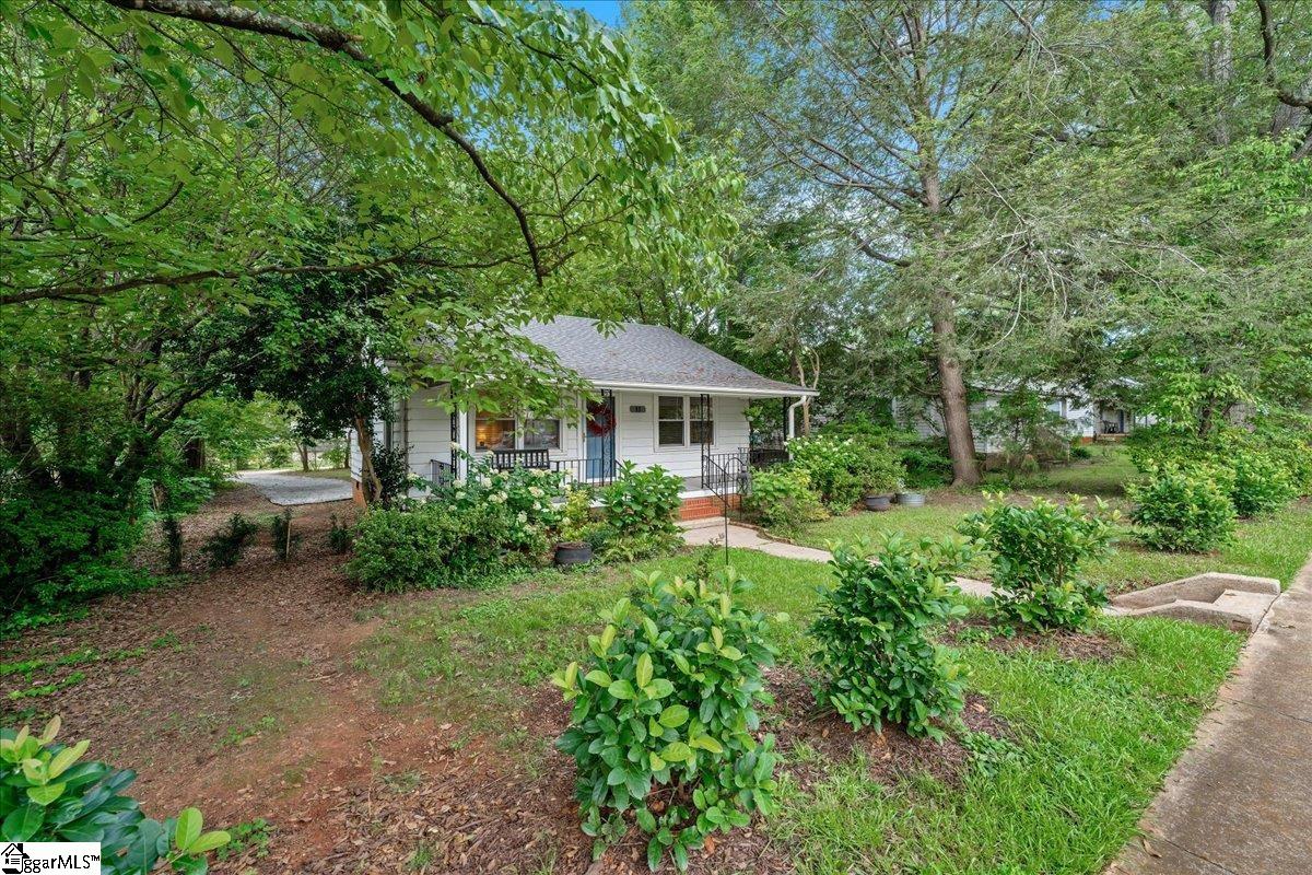 11 Brooks Avenue Greenville, SC 29617