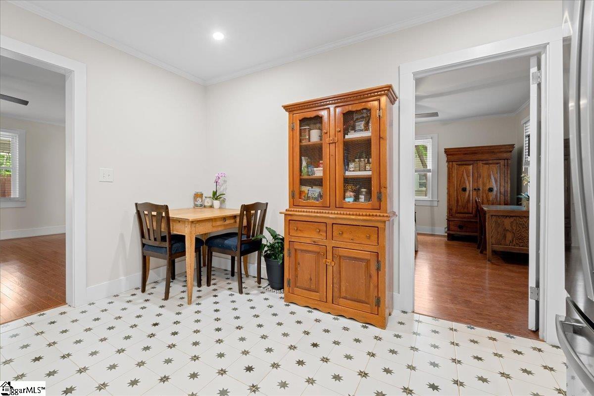 11 Brooks Avenue Greenville, SC 29617